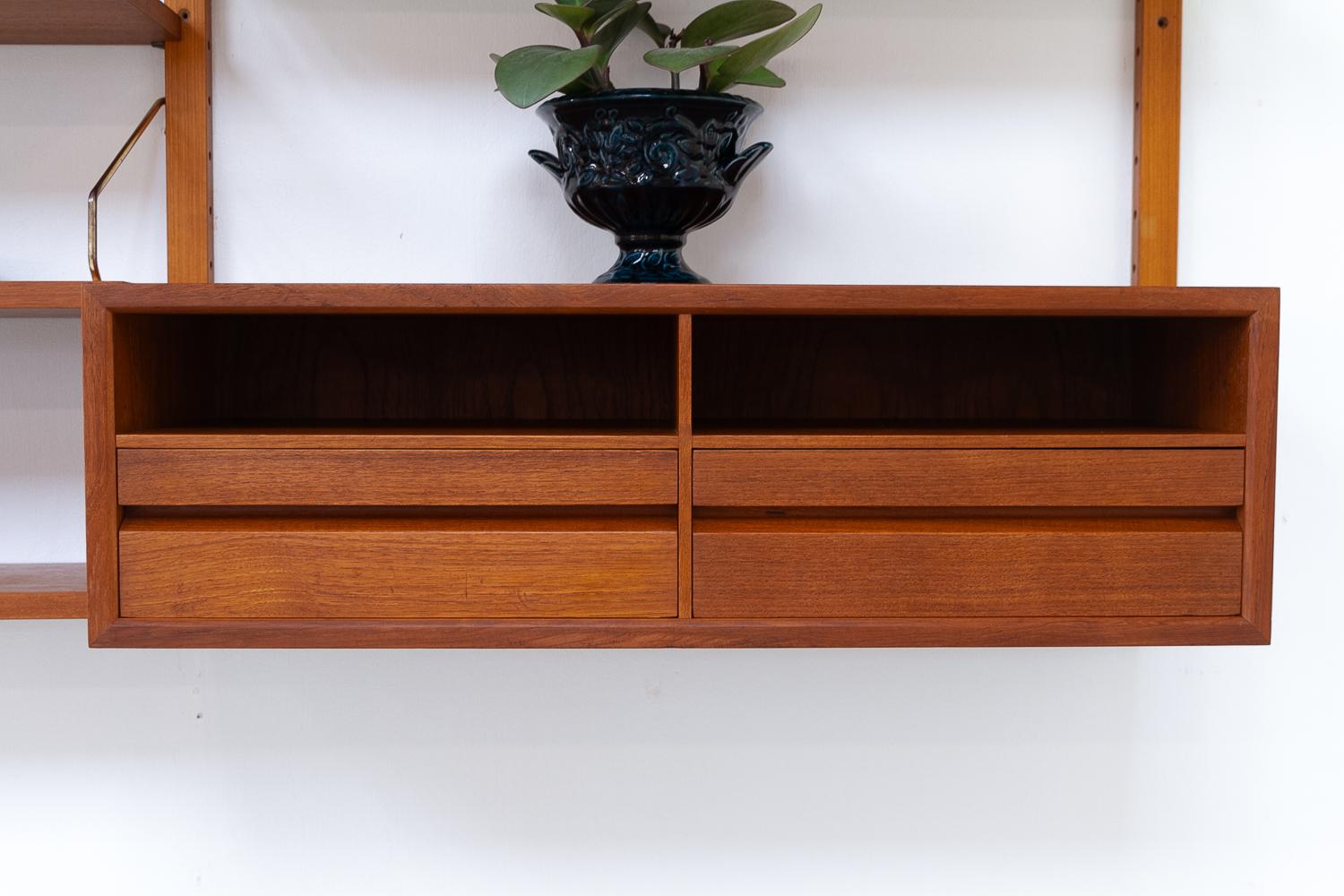 Danish Modern 2-Bay Modular Teak Wall Unit by Poul Cadovius for Cado, 1960s. For Sale 14