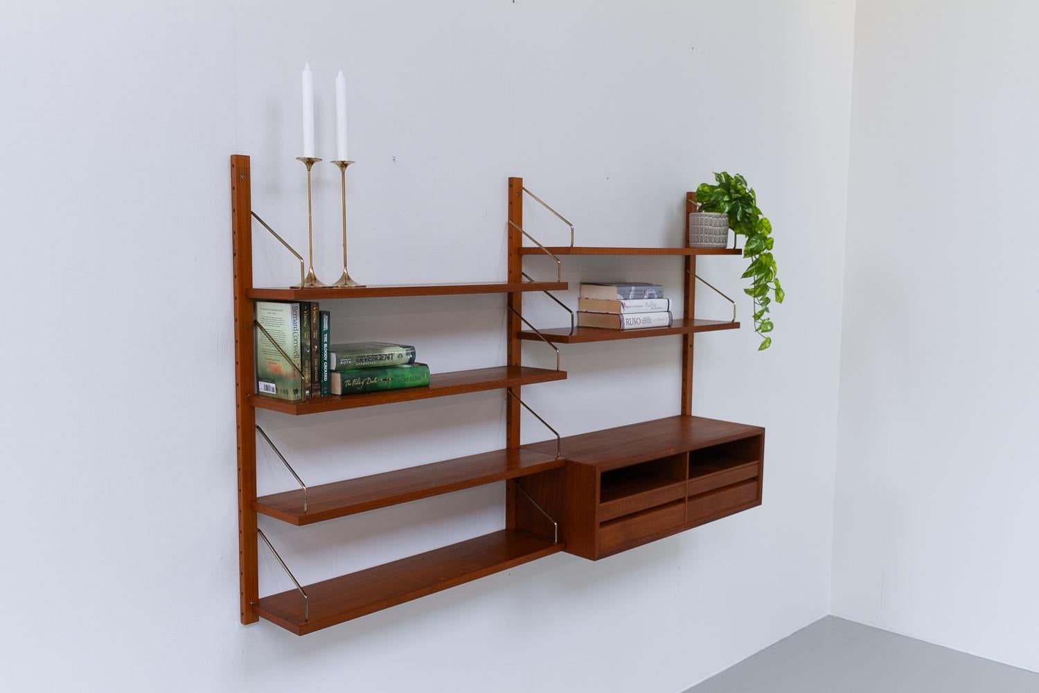 Danish Modern 2-Bay Modular Teak Wall Unit by Poul Cadovius for Cado, 1960s. For Sale 15