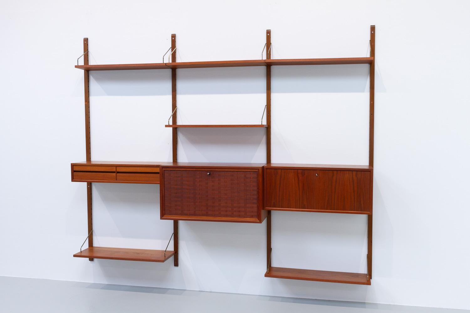 Danish Modern 3-Bay Modular Teak Wall Unit by Poul Cadovius for Cado, 1960s 5