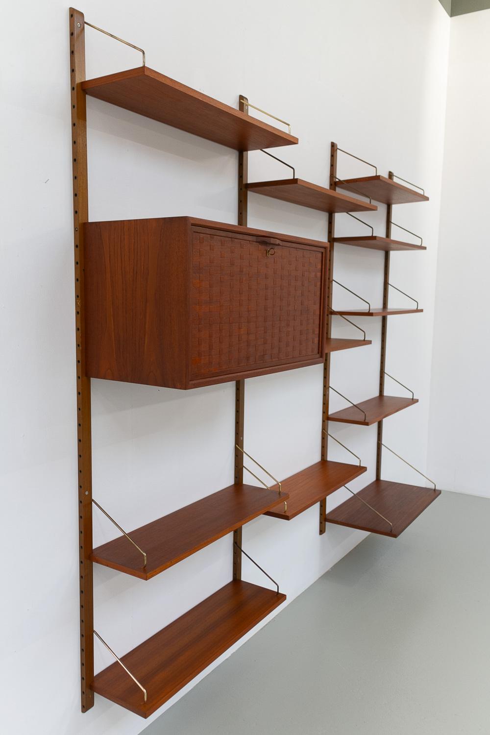 Parete attrezzata moderna danese a 3 vani in teak di Poul Cadovius per Cado, 1960. in vendita 5