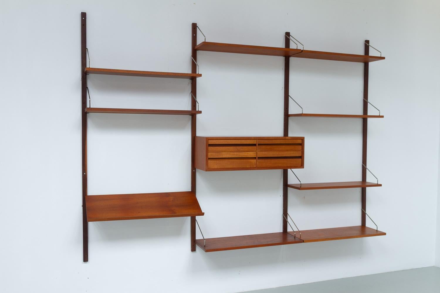 Danish Modern 3-Bay Modular Teak Wall Unit by Poul Cadovius for Cado, 1960s. For Sale 7