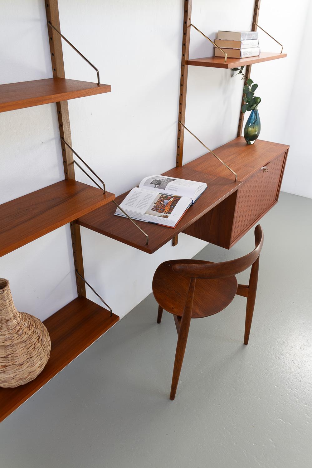 Parete attrezzata moderna danese a 3 vani in teak di Poul Cadovius per Cado, 1960. in vendita 10