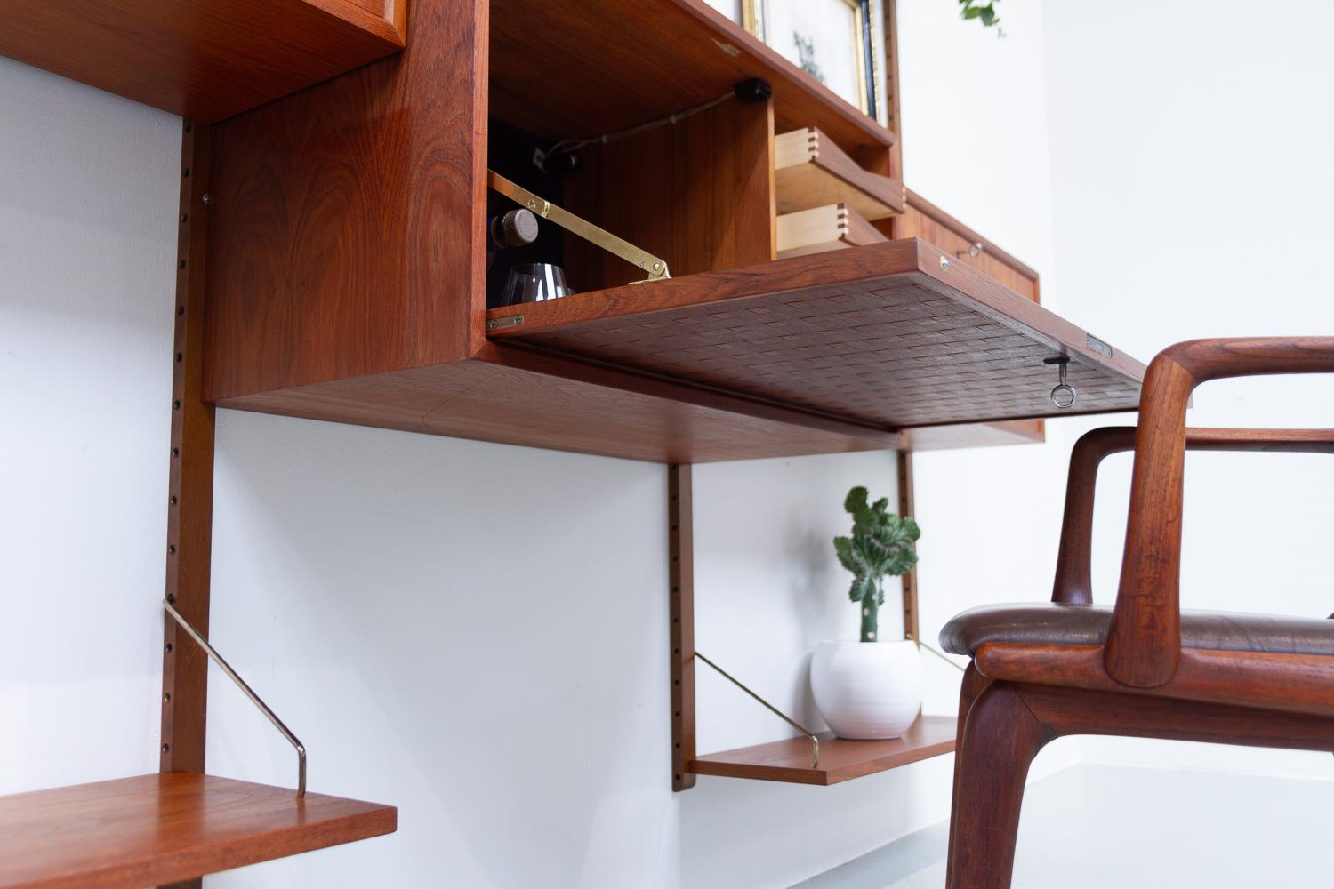 Danish Modern 3-Bay Modular Teak Wall Unit by Poul Cadovius for Cado, 1960s 13