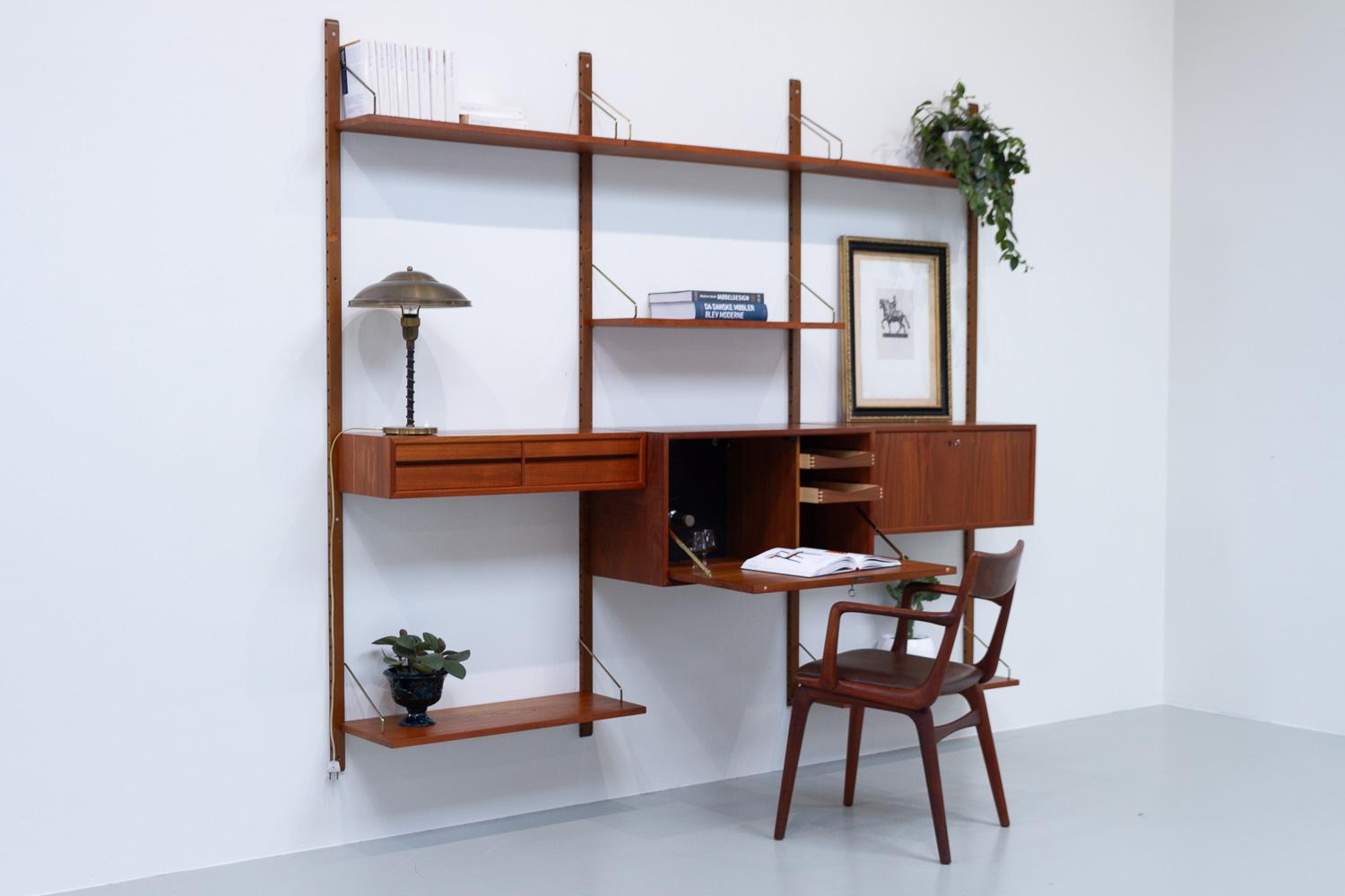 Danish Modern 3-Bay Modular Teak Wall Unit by Poul Cadovius for Cado, 1960s 14