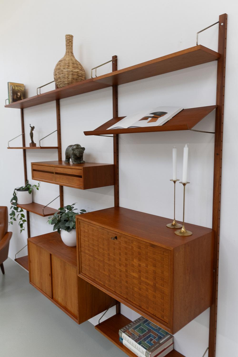 Dänisches modernes modulares 3-Fach-Wandregal aus Teakholz von Poul Cadovius für Cado, 1960er Jahre. 14
