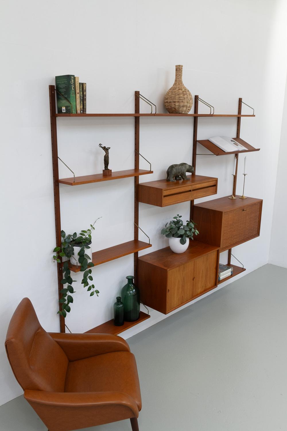 Dänisches modernes modulares 3-Fach-Wandregal aus Teakholz von Poul Cadovius für Cado, 1960er Jahre. 15
