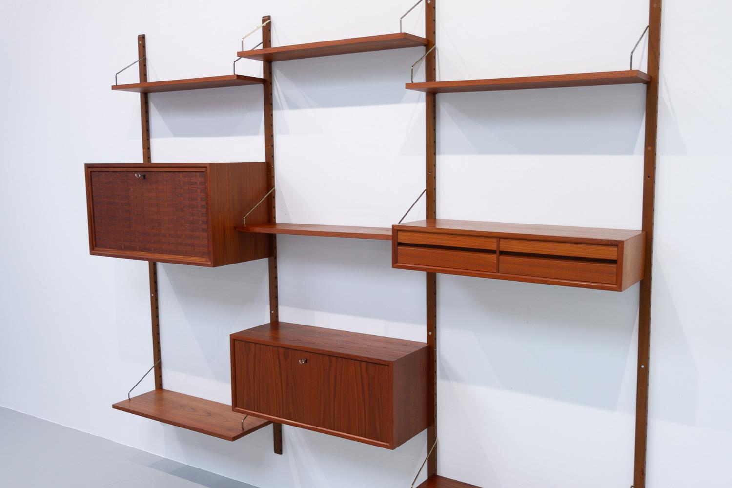 Scandinavian Modern Danish Modern 3-Bay Modular Teak Wall Unit by Poul Cadovius for Cado, 1960s