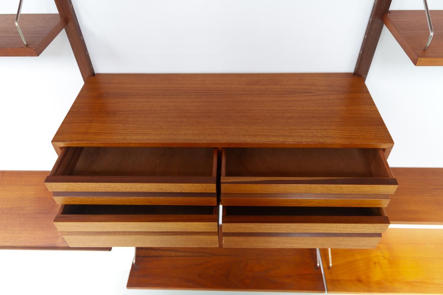 Danish Modern 3-Bay Modular Teak Wall Unit by Poul Cadovius for Cado, 1960s. In Good Condition For Sale In Asaa, DK