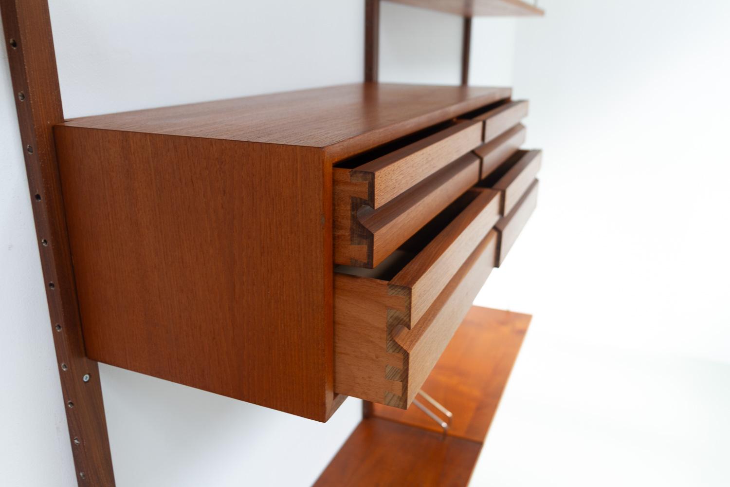 Mid-20th Century Danish Modern 3-Bay Modular Teak Wall Unit by Poul Cadovius for Cado, 1960s. For Sale