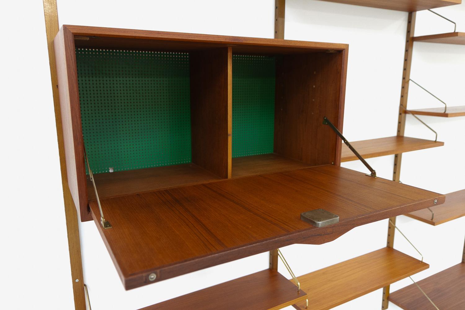 Metà XX secolo Parete attrezzata moderna danese a 3 vani in teak di Poul Cadovius per Cado, 1960. in vendita