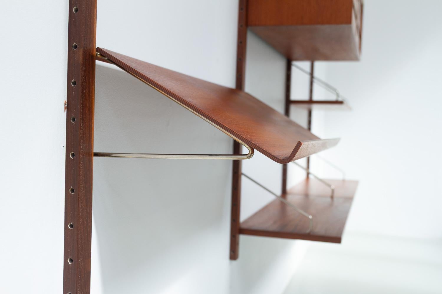 Danish Modern 3-Bay Modular Teak Wall Unit by Poul Cadovius for Cado, 1960s. For Sale 1