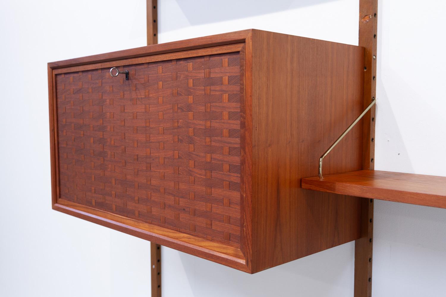 Danish Modern 3-Bay Modular Teak Wall Unit by Poul Cadovius for Cado, 1960s 3