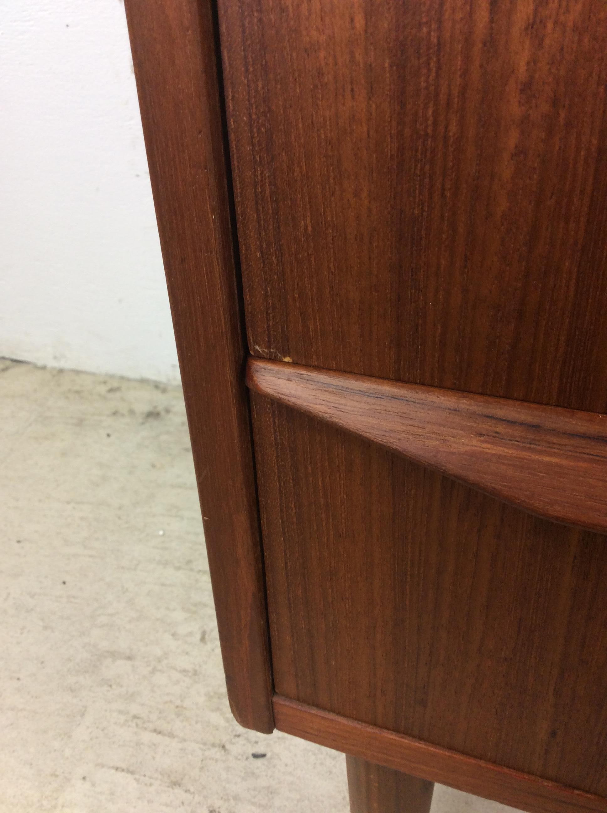 Danish Modern 4 Drawer Dresser with Lock & Key 5