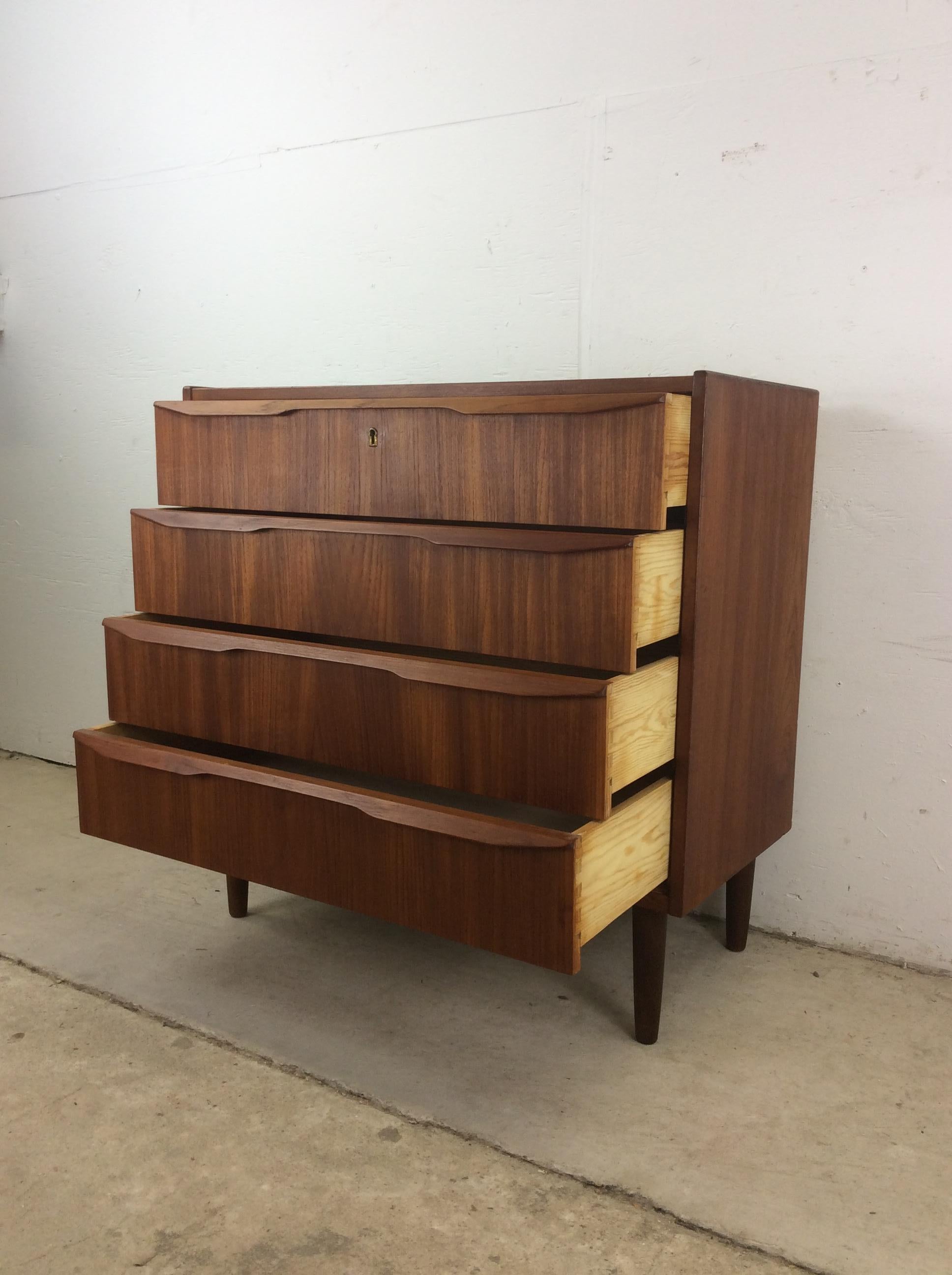 Danish Modern 4 Drawer Dresser with Lock & Key 9