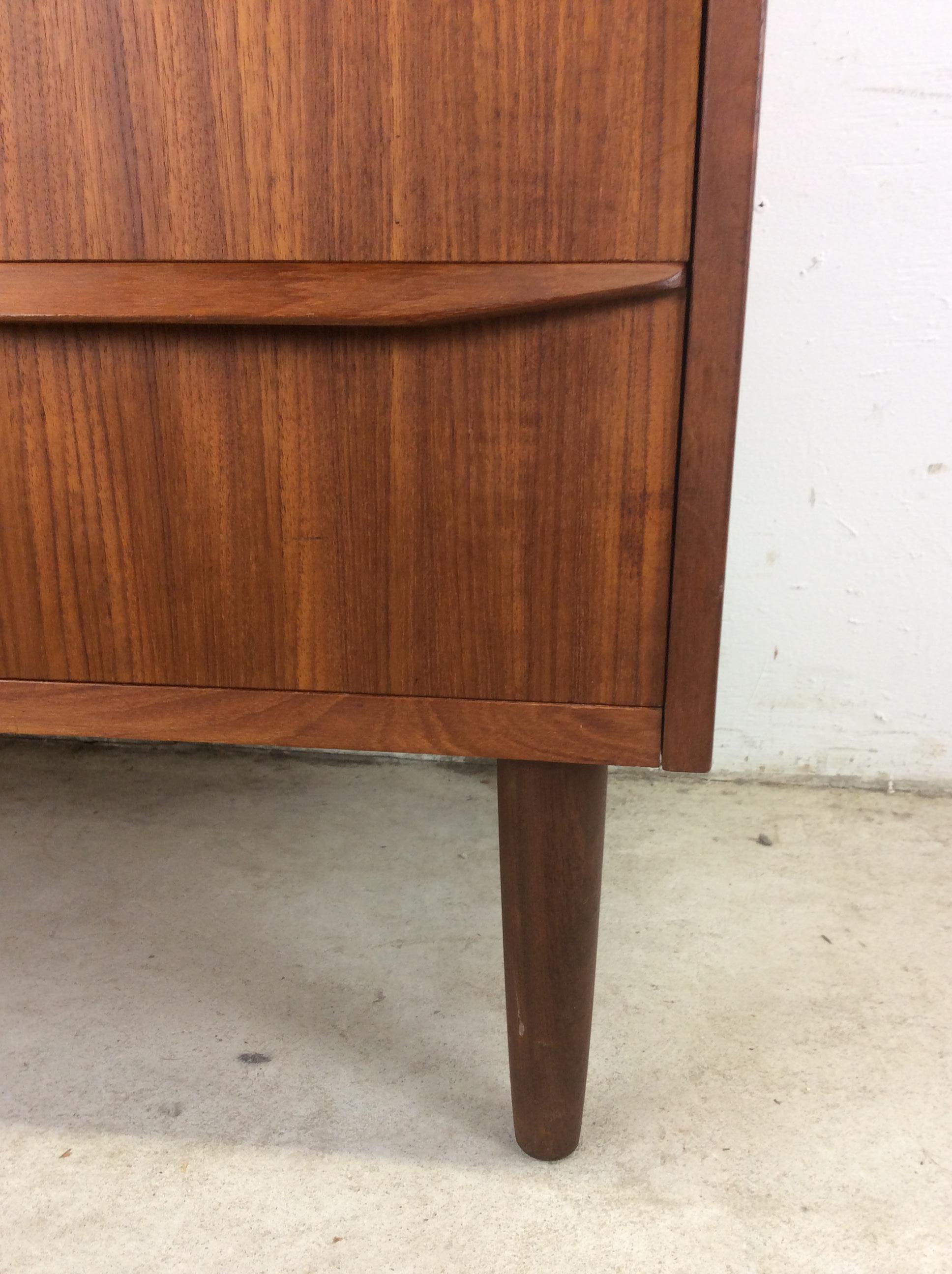 Danish Modern 4 Drawer Dresser with Lock & Key 11