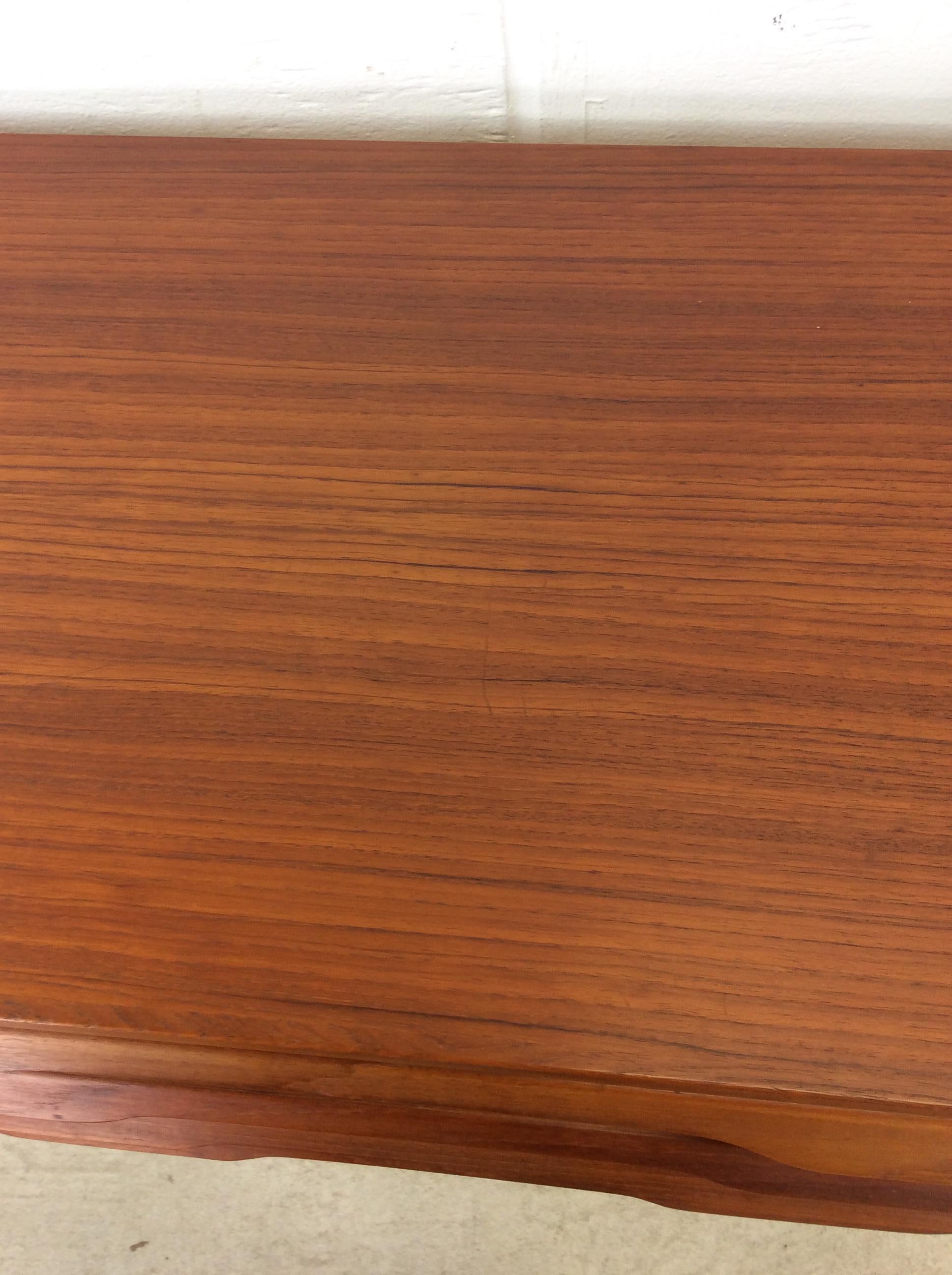 Danish Modern 4 Drawer Dresser with Lock & Key In Good Condition In Freehold, NJ
