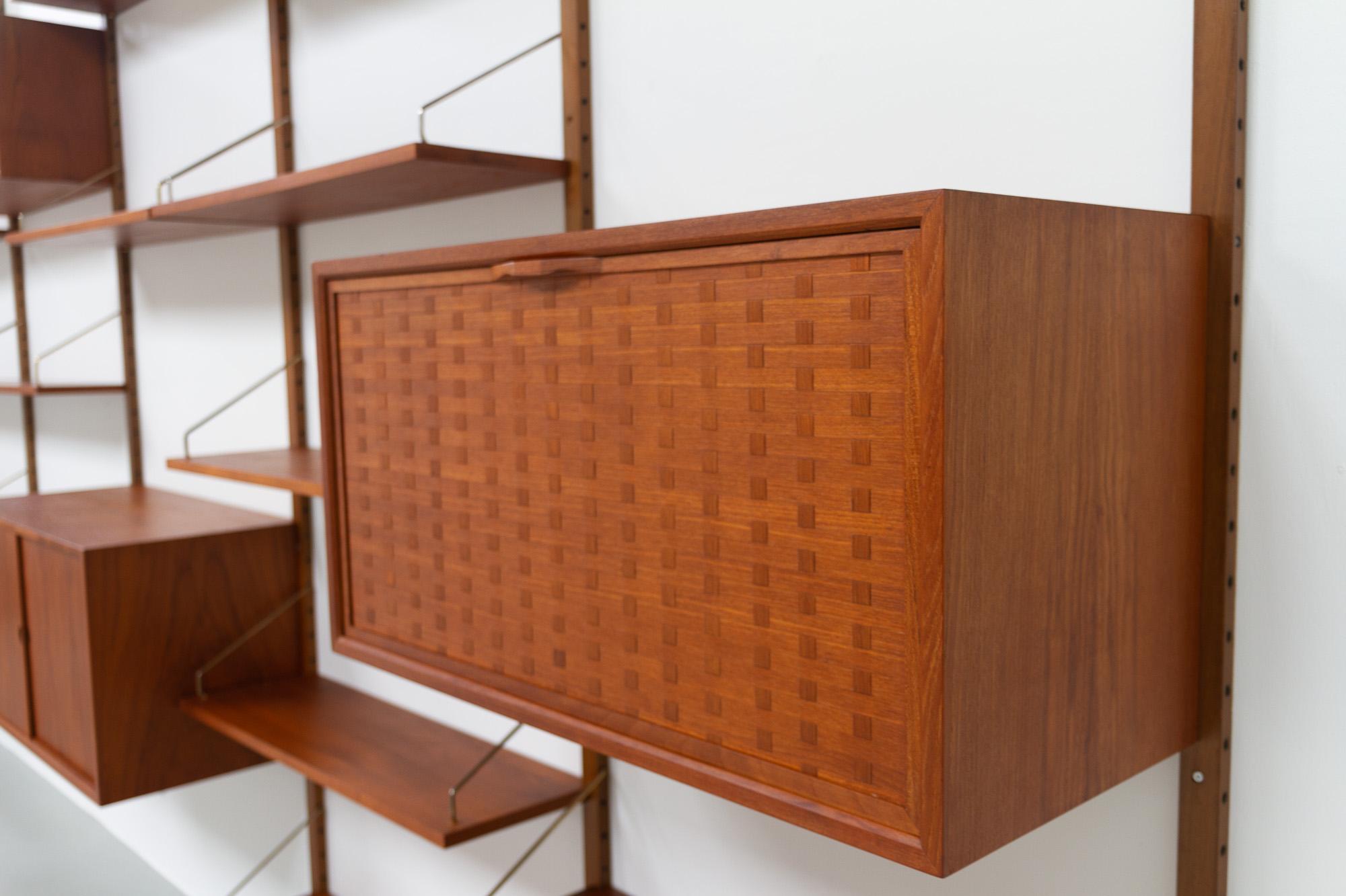 Danish Modern 5-Bay Modular Teak Wall Unit by Poul Cadovius for Cado, 1950s In Good Condition In Asaa, DK