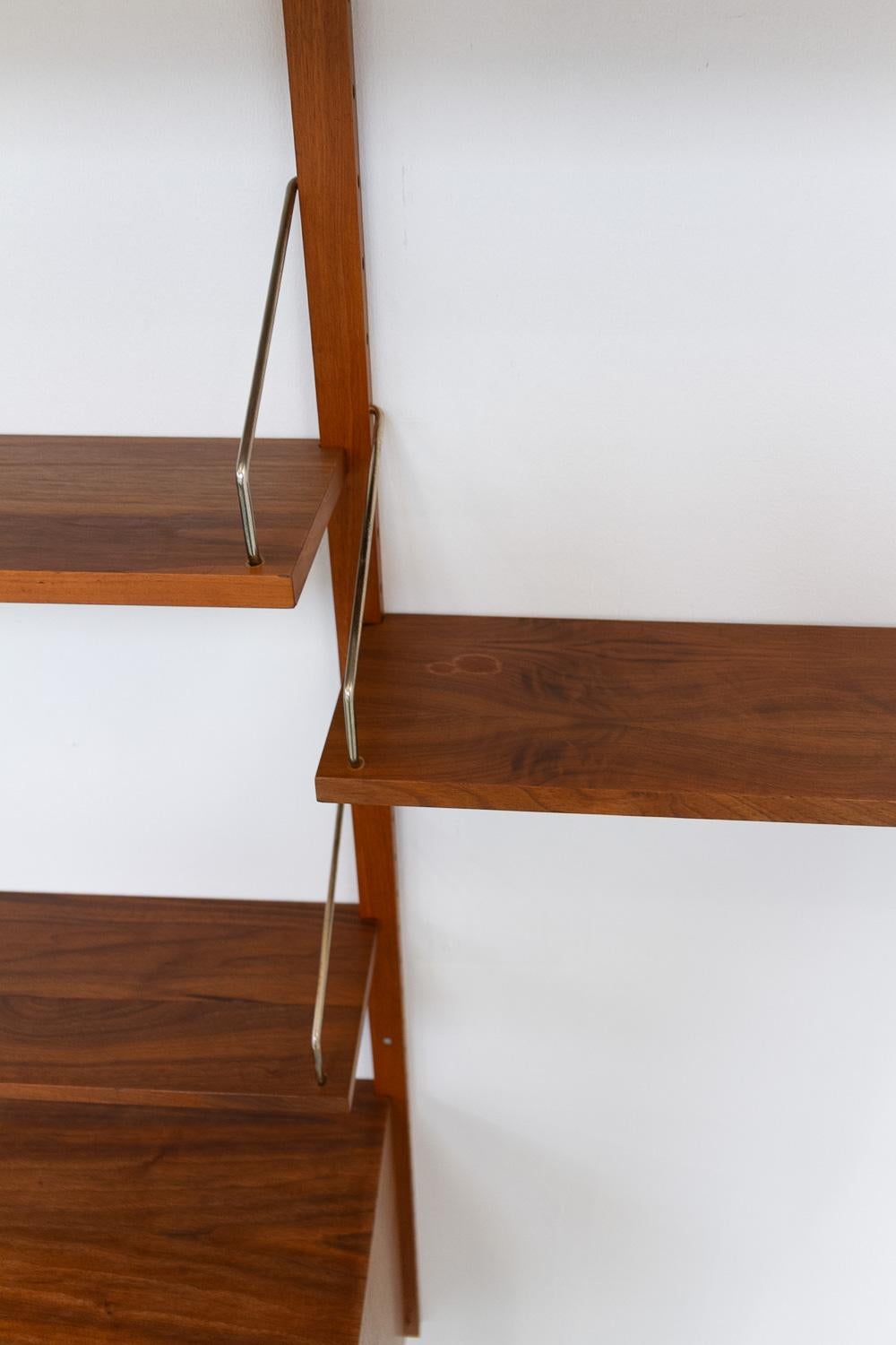 Danish Modern 5-Bay Modular Walnut Wall Unit by Poul Cadovius for Cado, 1960s. 6