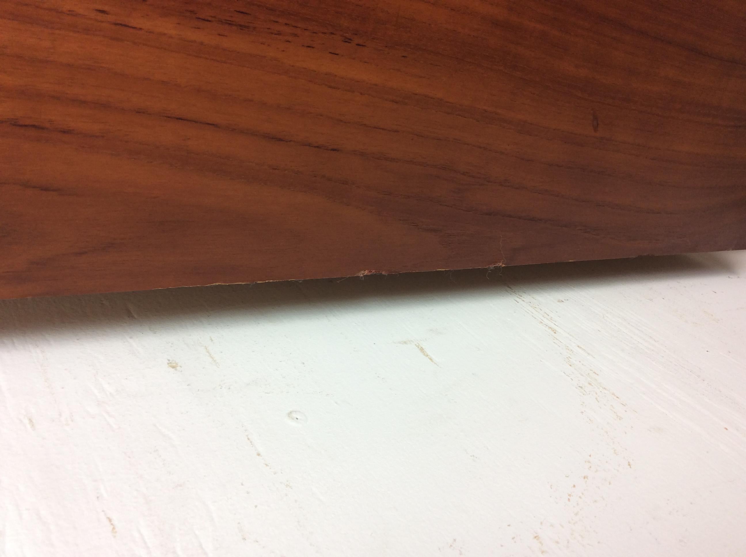 Cassettone danese moderno a 5 cassetti con serratura e chiave in vendita 9