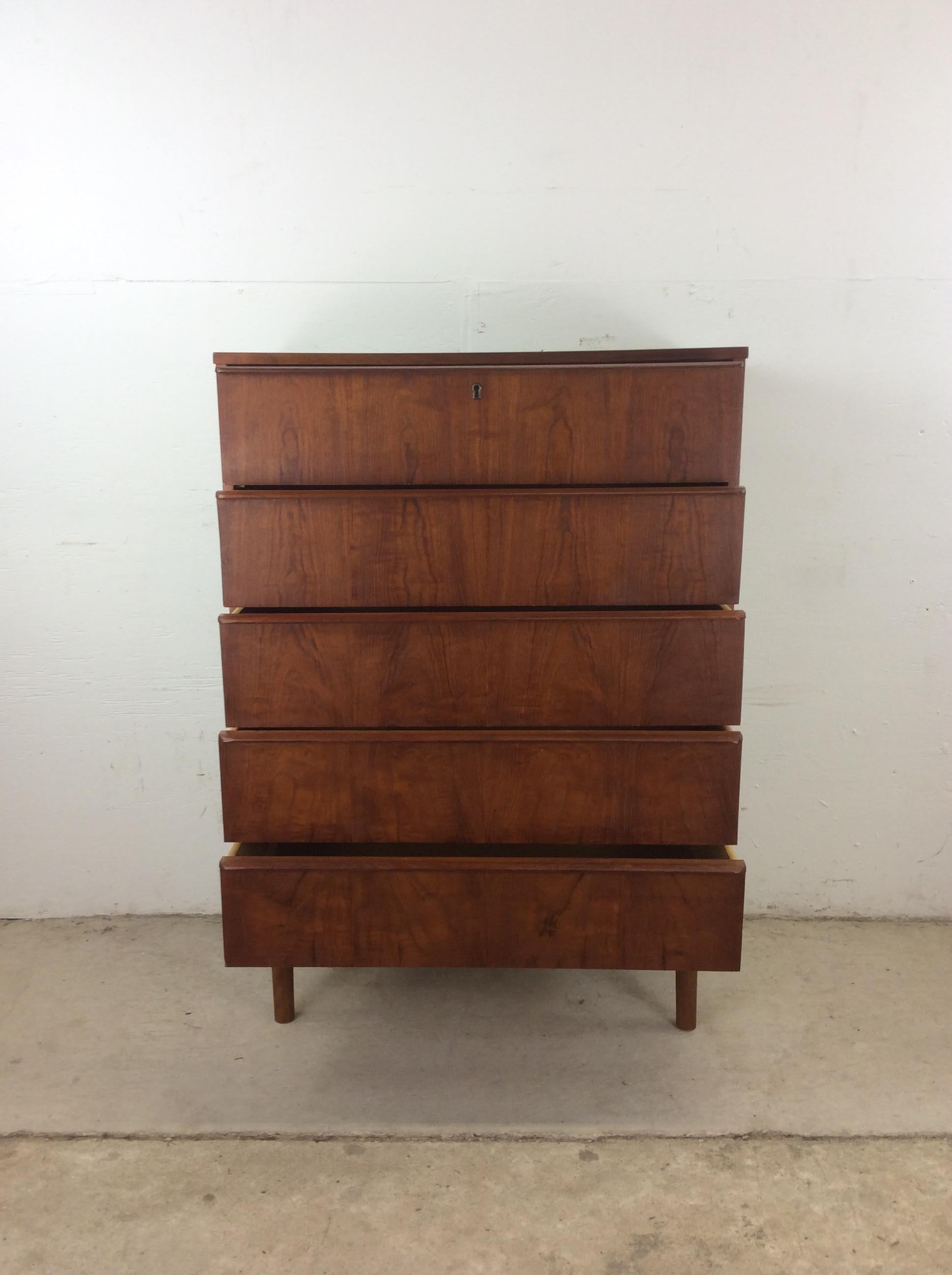 Cassettone danese moderno a 5 cassetti con serratura e chiave in vendita 12