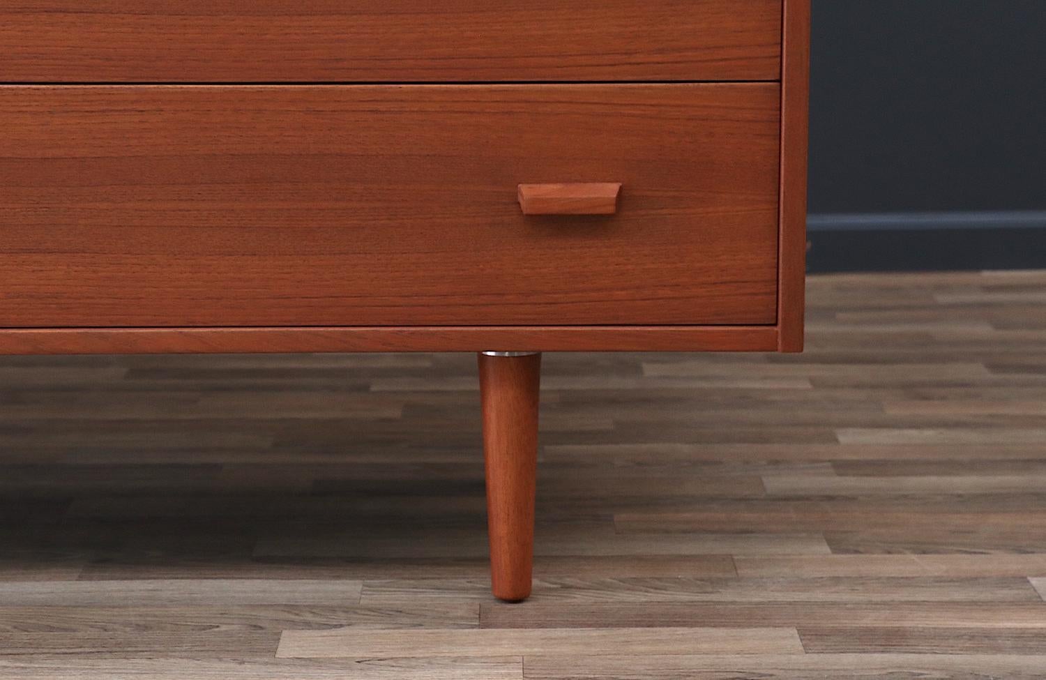 Expertly Restored - Danish Modern 6-Drawer Teak Dresser by Art Furn  For Sale 2