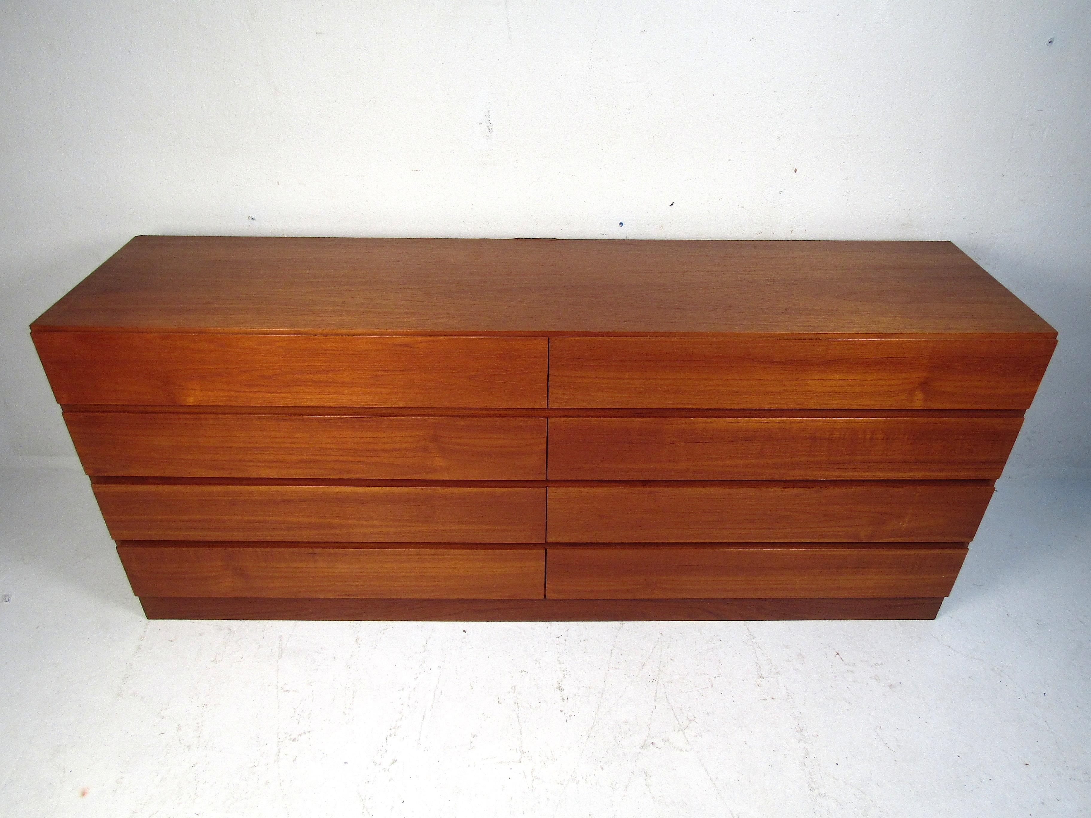 Mid-Century Modern Danish Modern 8-Drawer Dresser