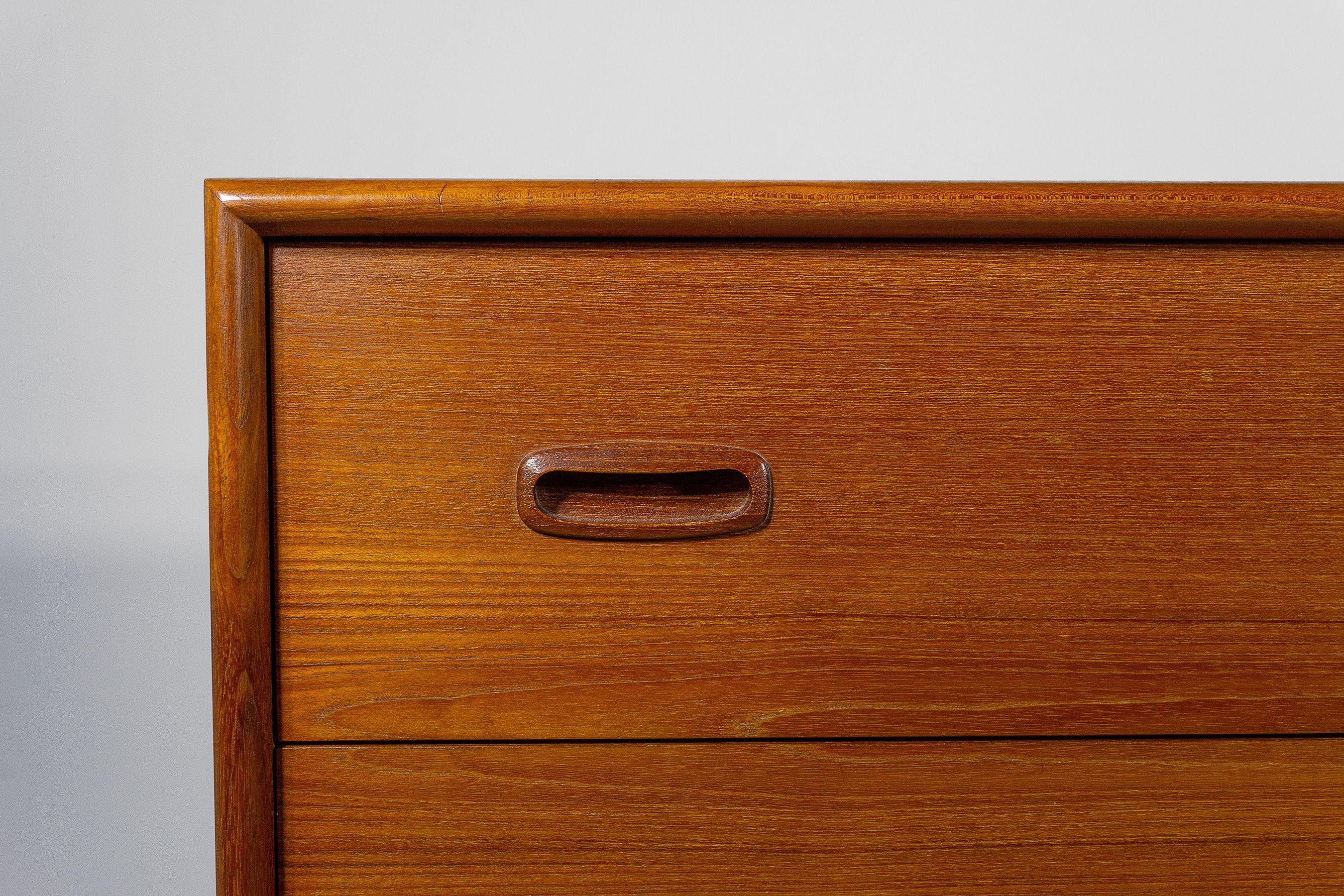 20th Century Danish Modern 9 Drawer Dressers in Teak with Oak Interiors 1960s, Pair