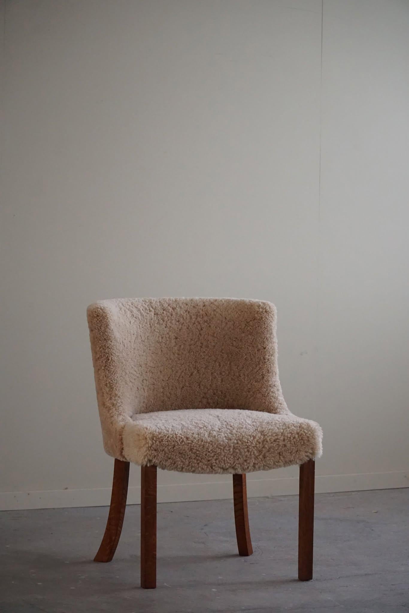 Danish Modern, A Classic Chair in Oak and Lambswool, Kaj Gottlob, 1950s 4