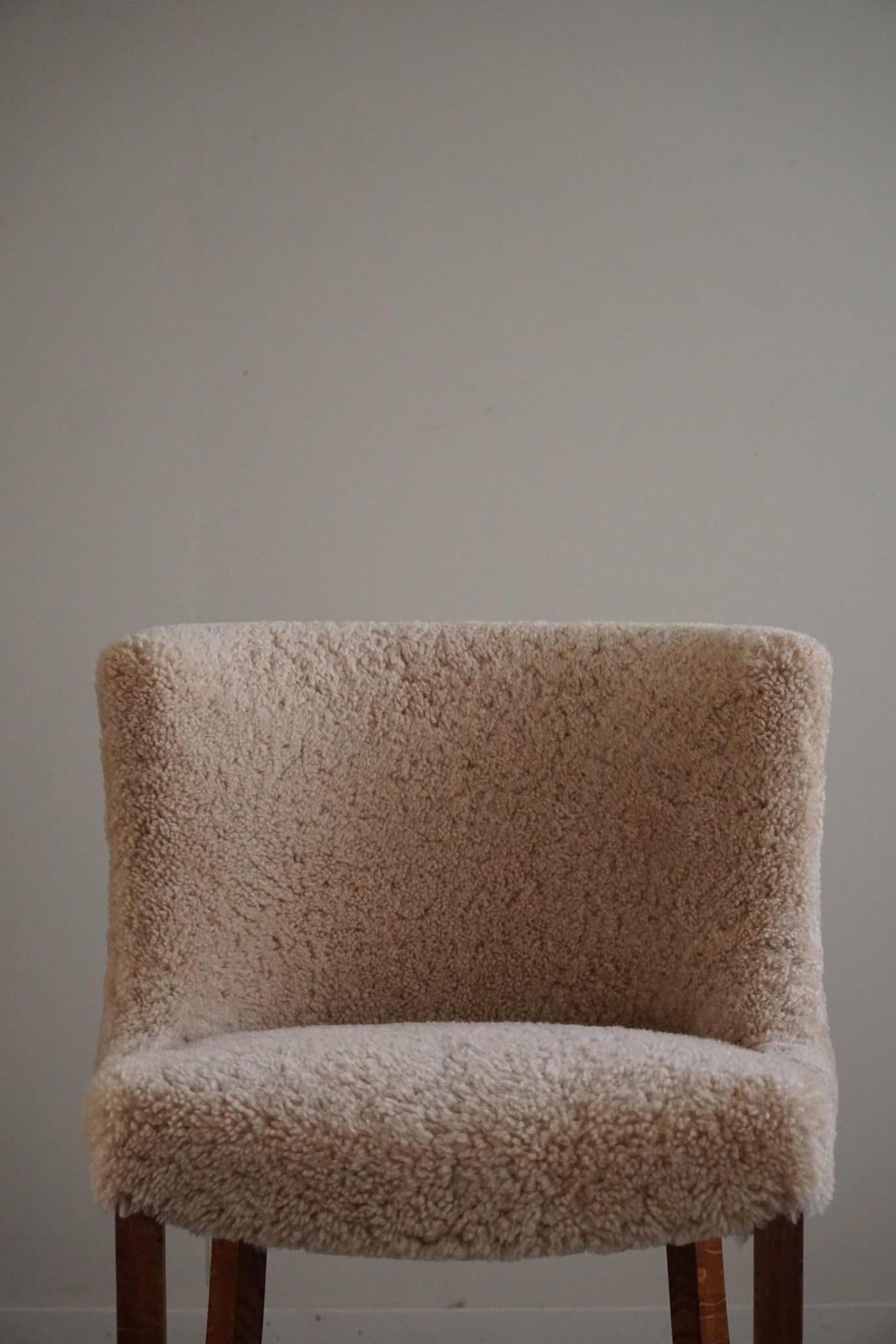 Danish Modern, A Classic Chair in Oak and Lambswool, Kaj Gottlob, 1950s 5