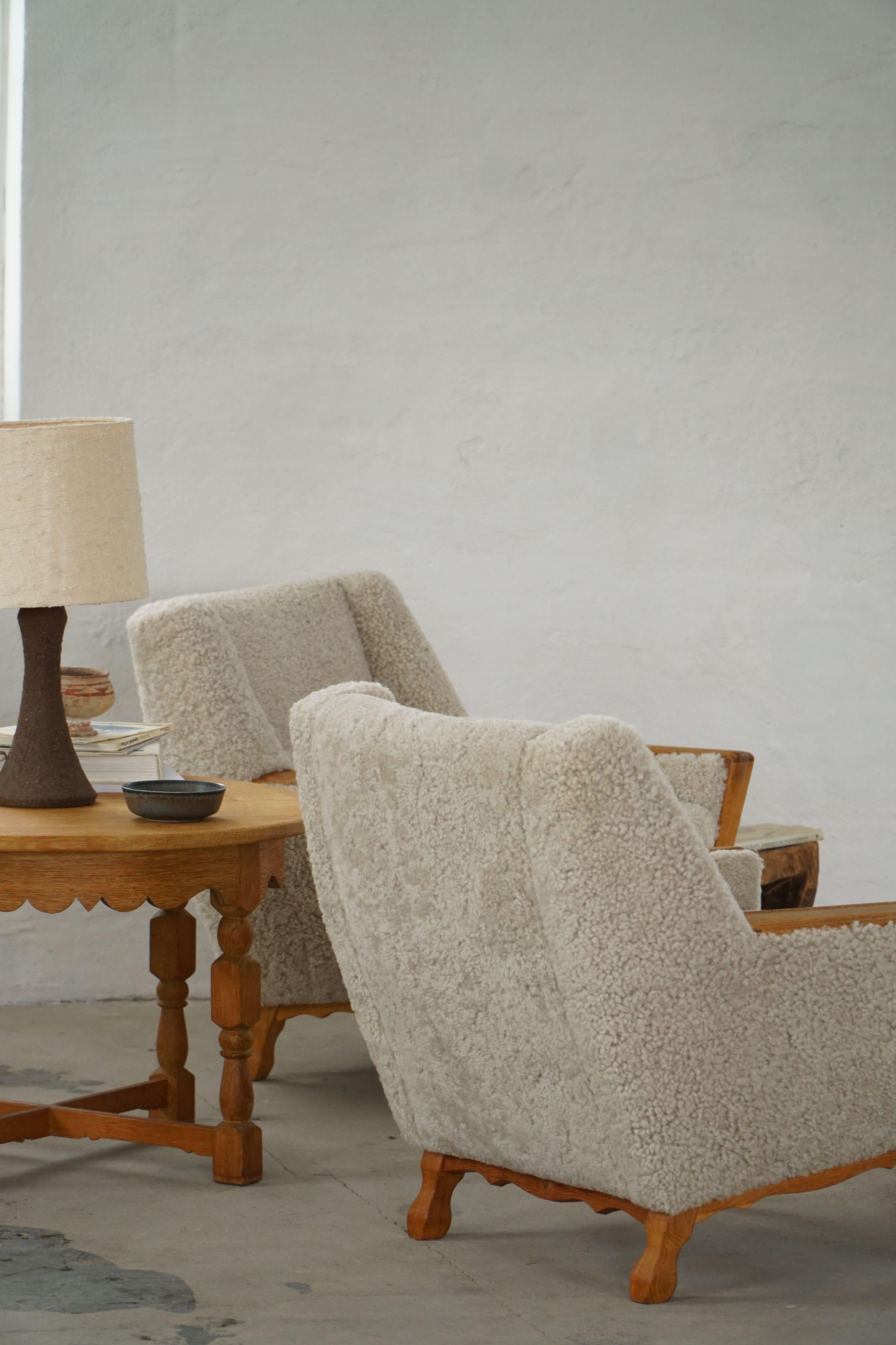 Danish Modern, A Pair of Easy Chairs in Oak & Lambswool, Henning Kjærnulf, 1960s For Sale 6