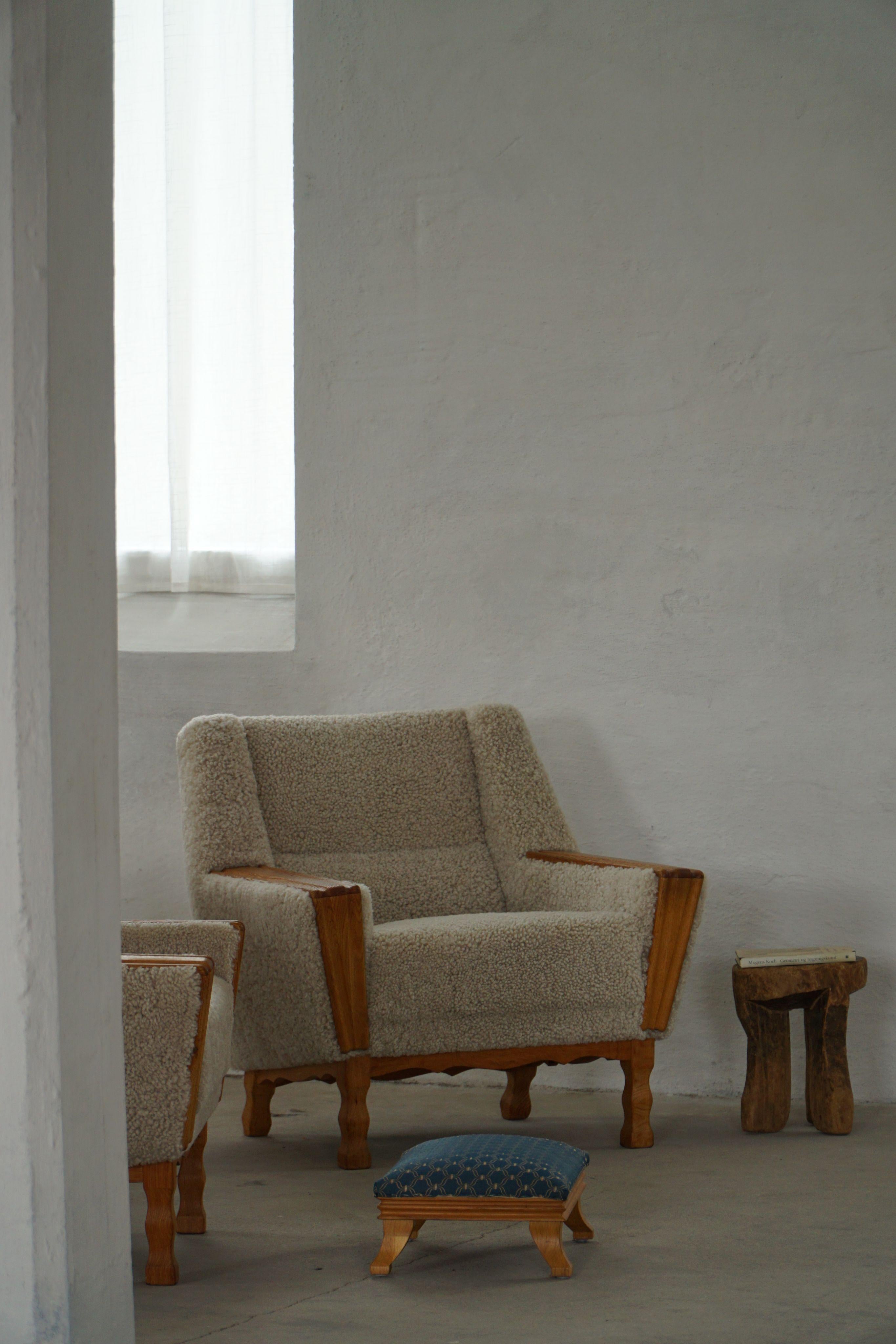 Danish Modern, A Pair of Easy Chairs in Oak & Lambswool, Henning Kjærnulf, 1960s For Sale 7