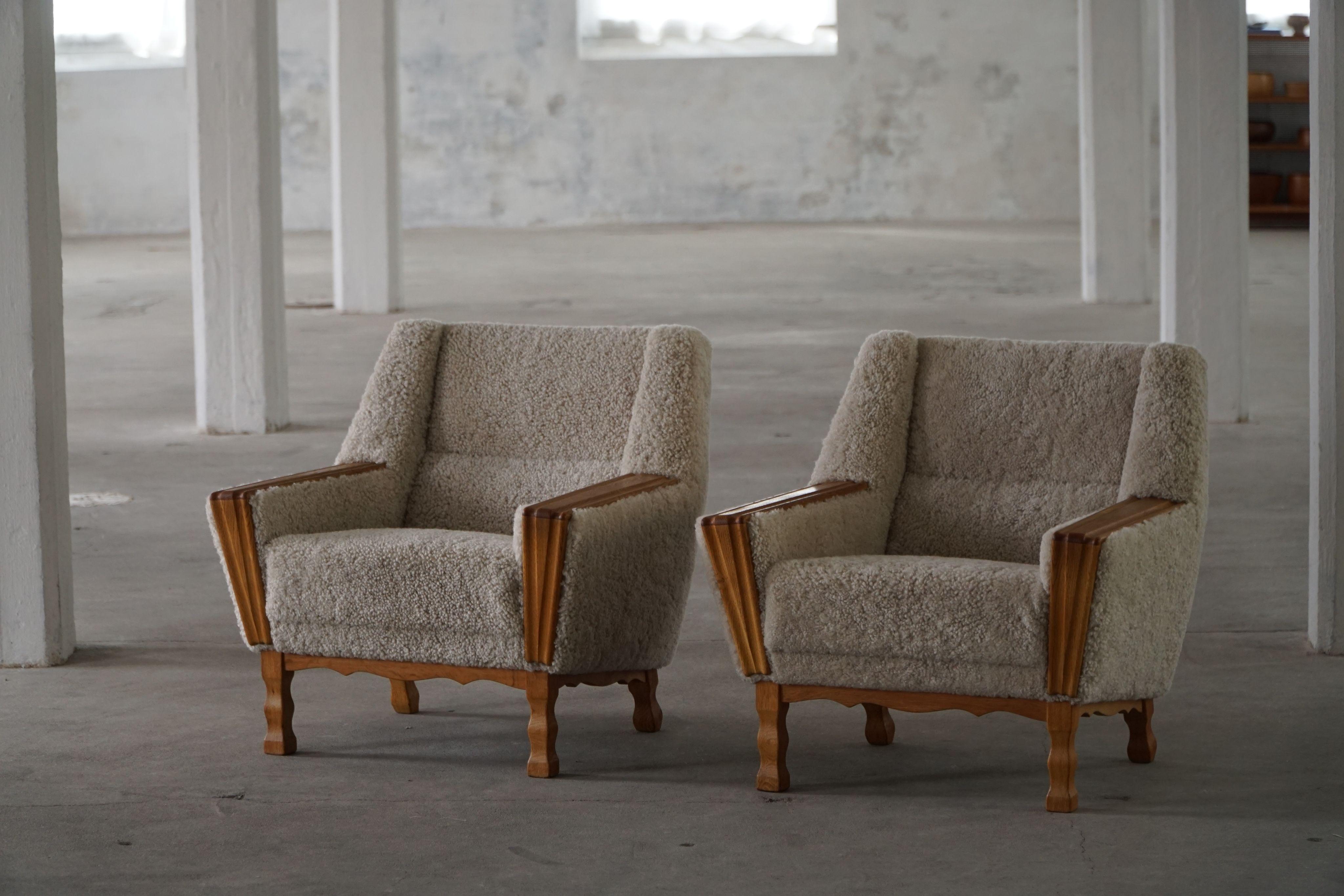 Danish Modern, A Pair of Easy Chairs in Oak & Lambswool, Henning Kjærnulf, 1960s For Sale 3