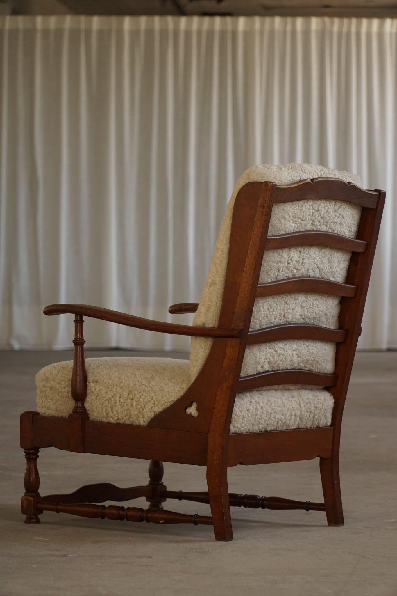 Modernismo danés, Pareja de sillones altos de roble y lana de cordero, años 50 en venta 3