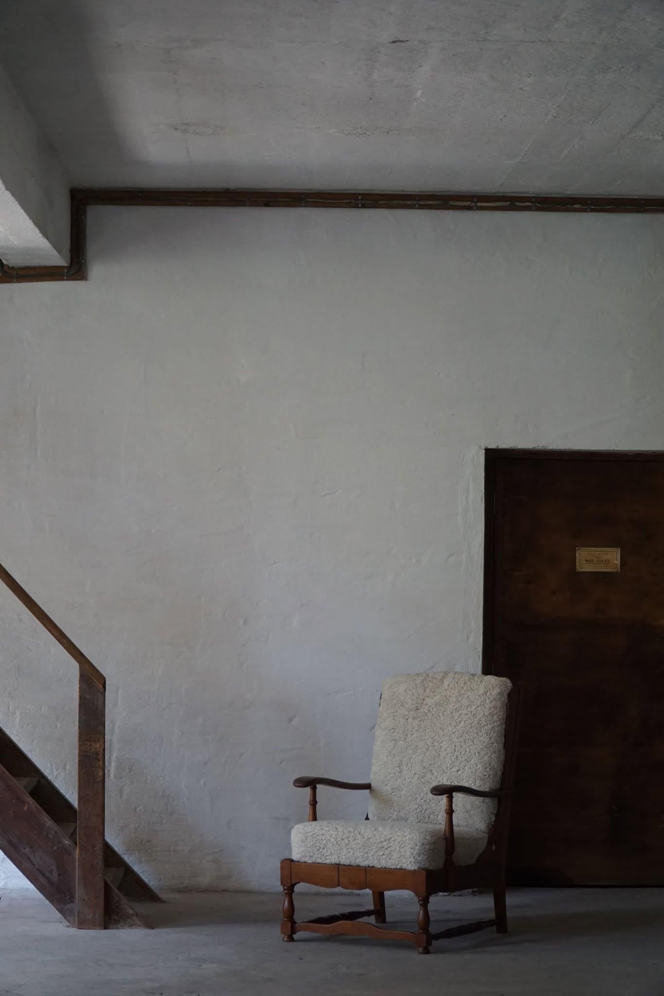 Modernismo danés, Pareja de sillones altos de roble y lana de cordero, años 50 en venta 6