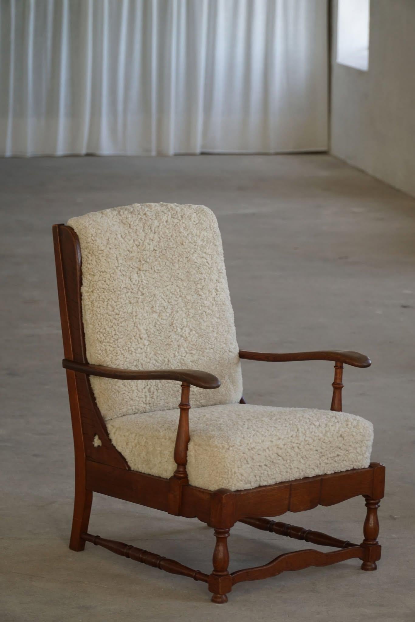 Modernismo danés, Pareja de sillones altos de roble y lana de cordero, años 50 Corderillo en venta