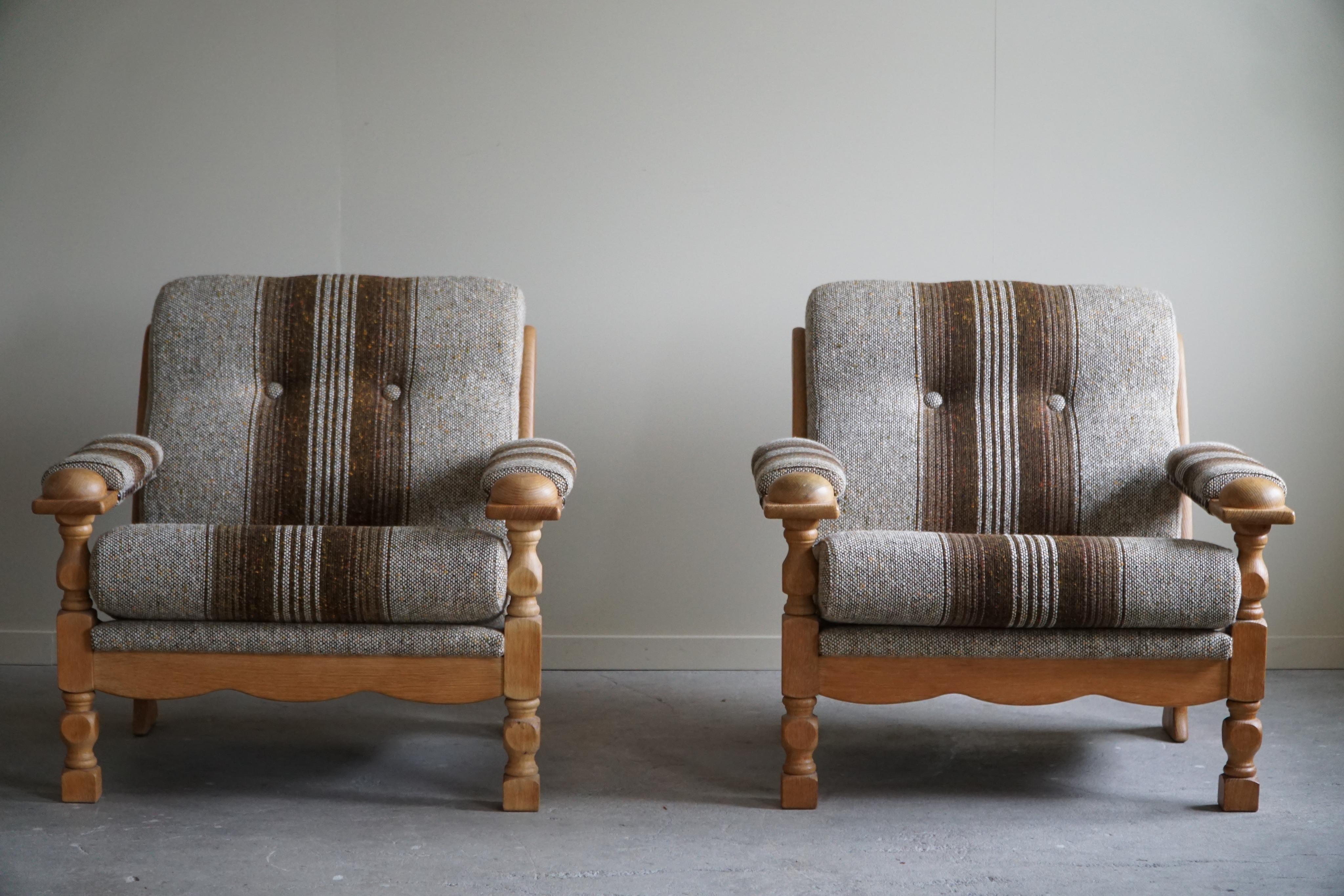 Danish Modern, A Pair of Lounge Chairs in Oak, Henning Kjærnulf, 1960s For Sale 3