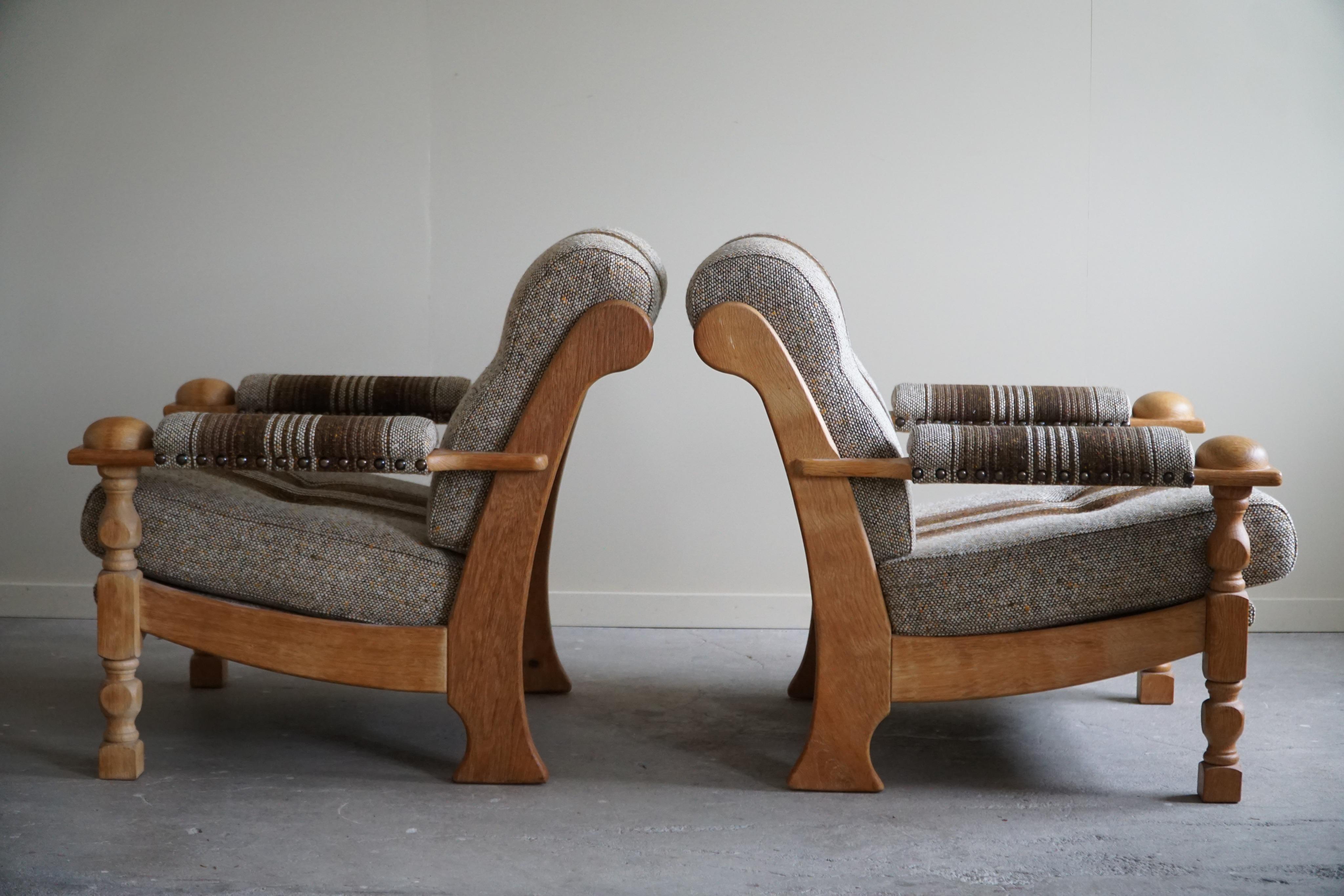 Danish Modern, A Pair of Lounge Chairs in Oak, Henning Kjærnulf, 1960s For Sale 4