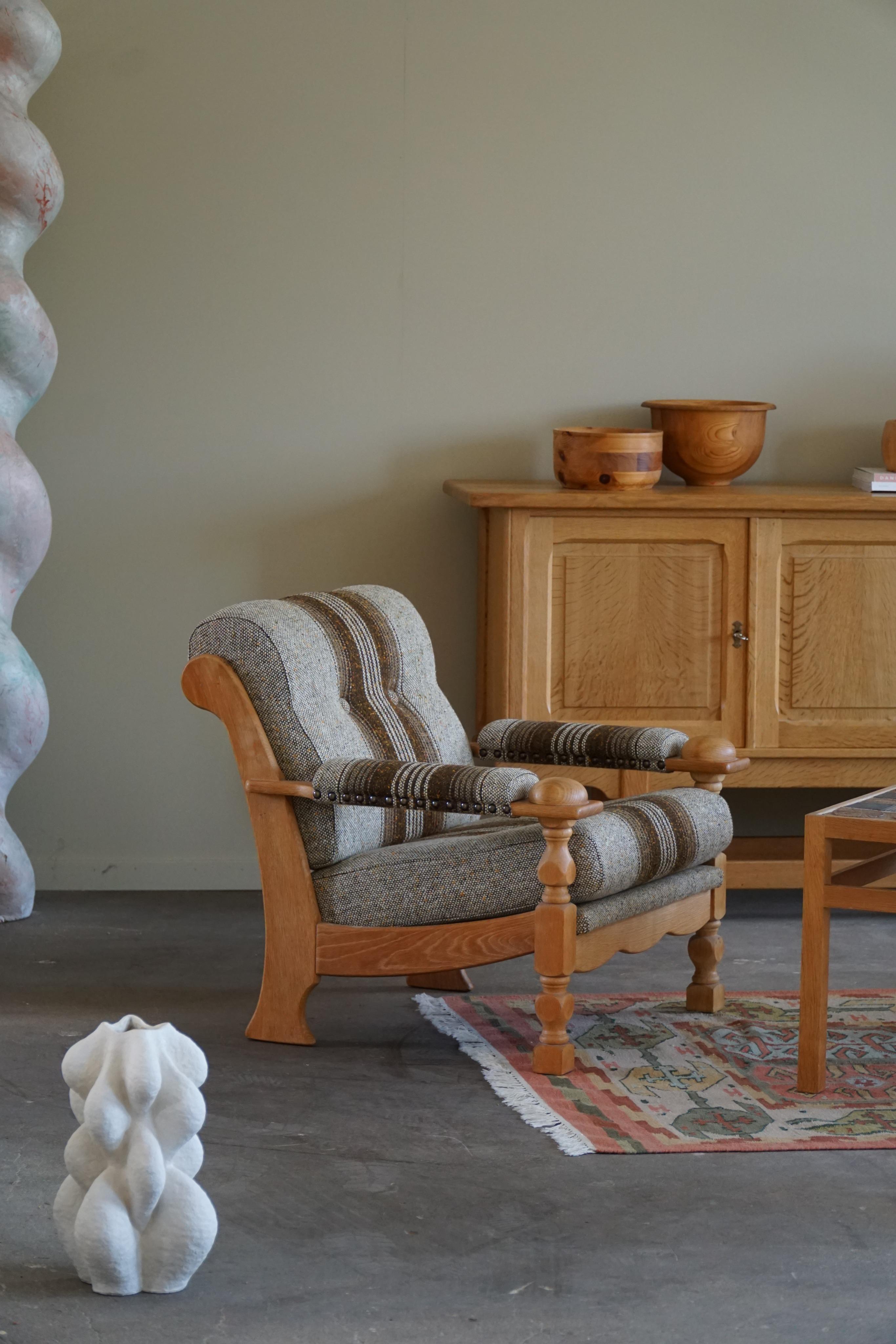 Mid-Century Modern Danish Modern, A Pair of Lounge Chairs in Oak, Henning Kjærnulf, 1960s For Sale