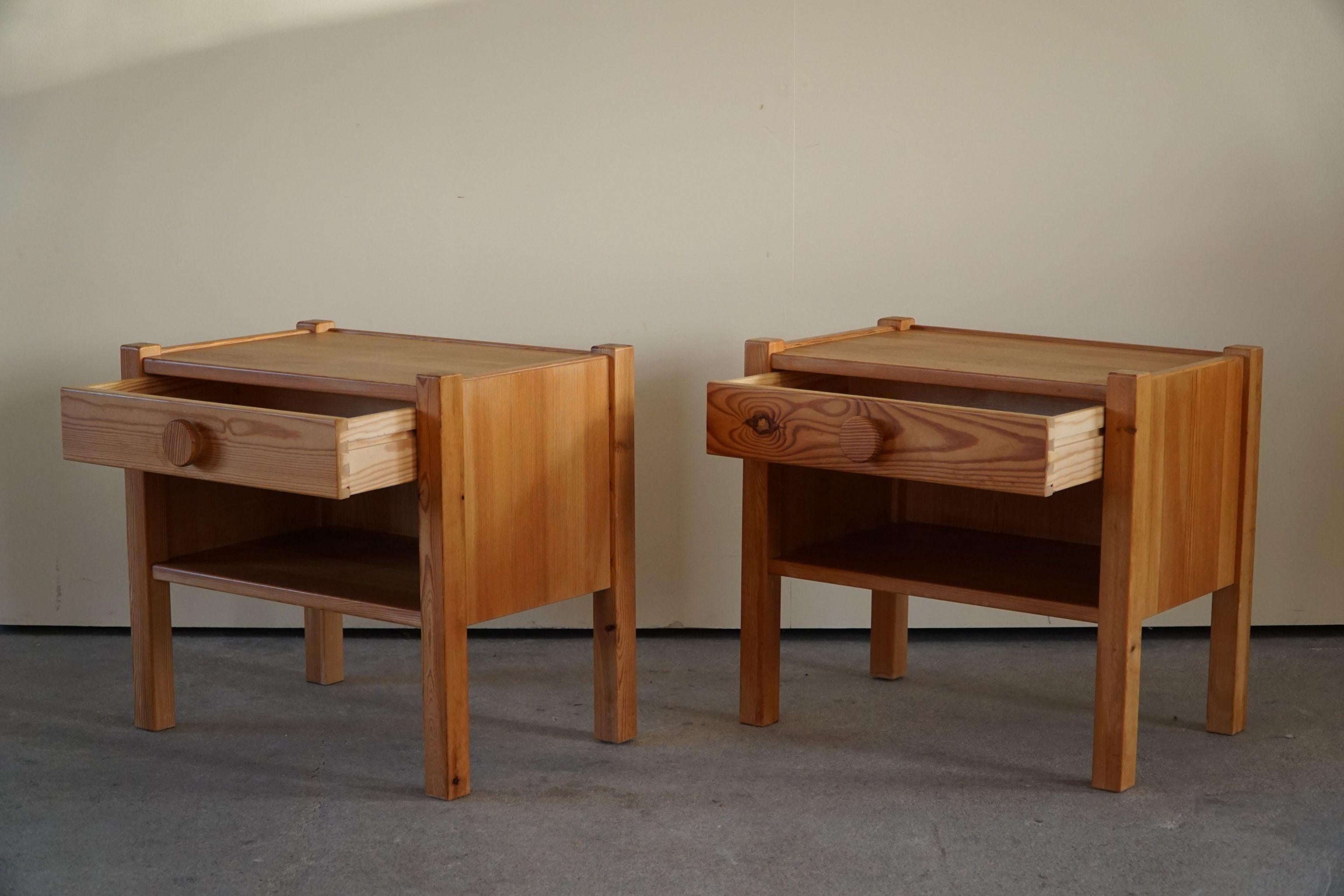 Danish Modern, a Pair of Minimalist Night Stands in Solid Pine, 1970s 6