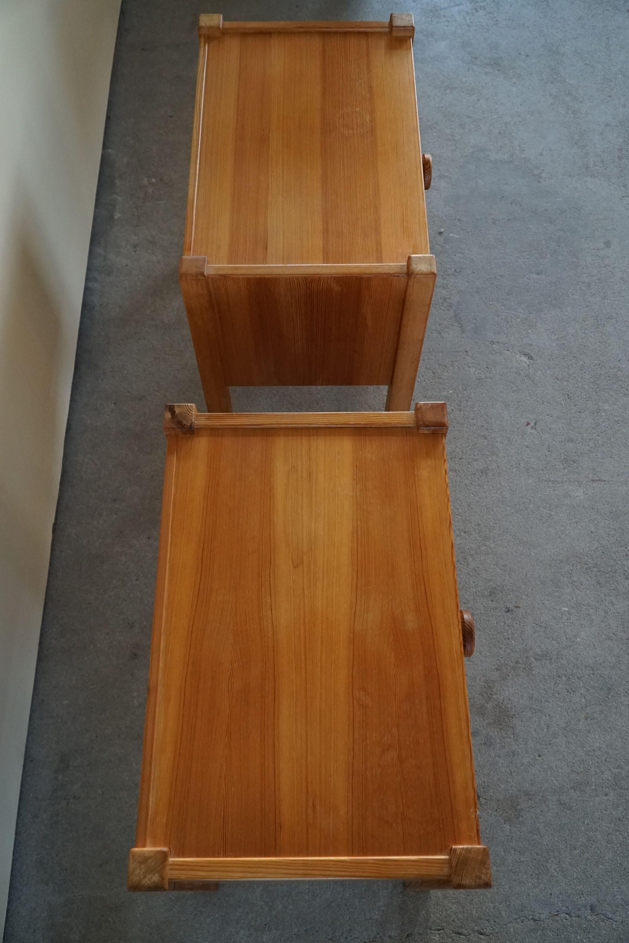 Late 20th Century Danish Modern, a Pair of Minimalist Night Stands in Solid Pine, 1970s