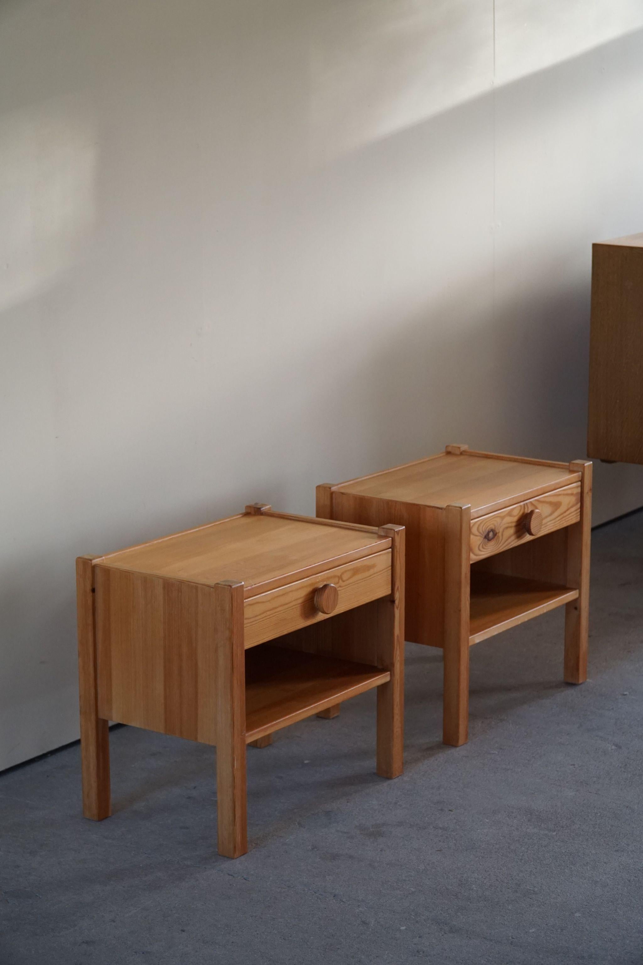 Danish Modern, a Pair of Minimalist Night Stands in Solid Pine, 1970s 1