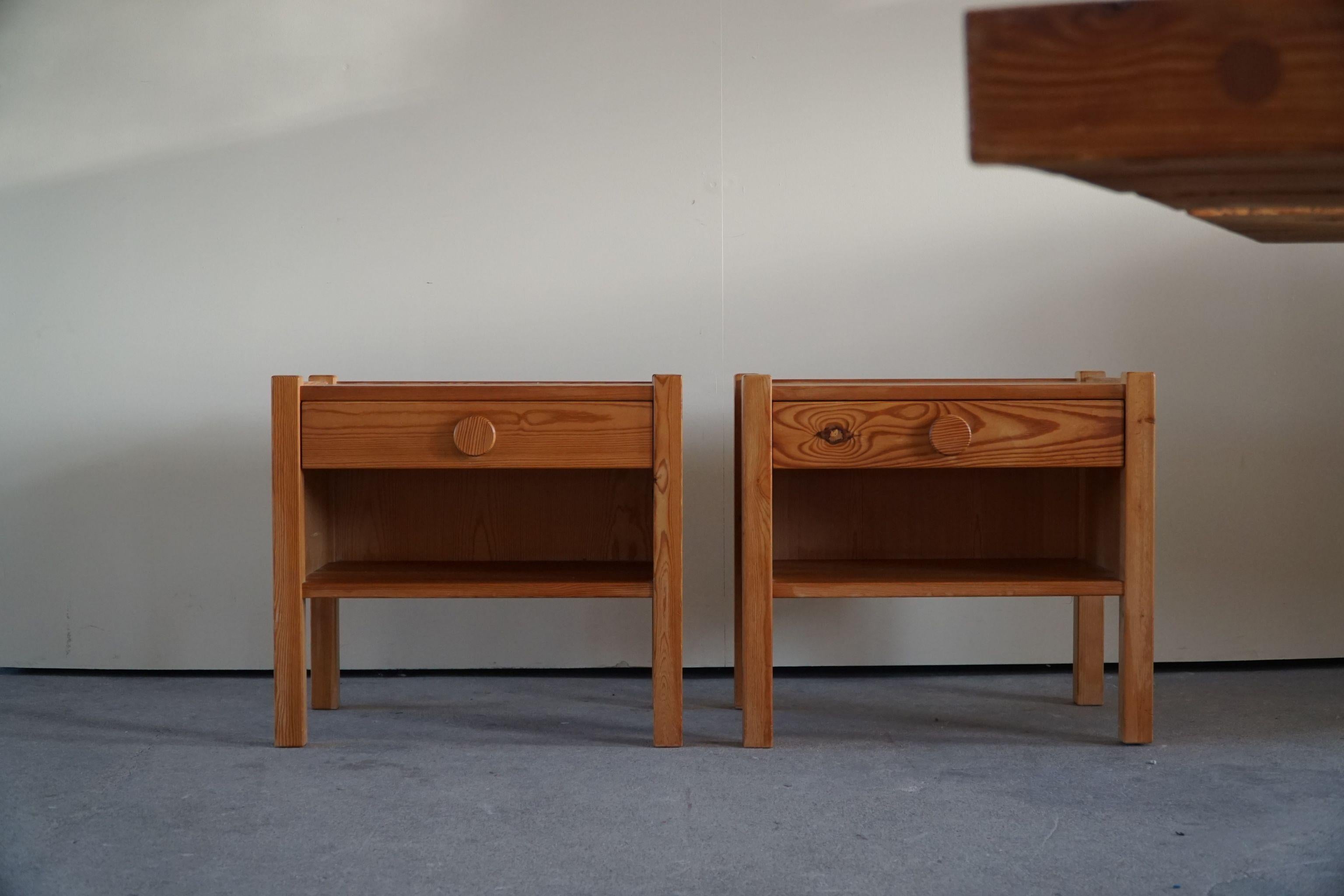Danish Modern, a Pair of Minimalist Night Stands in Solid Pine, 1970s 3
