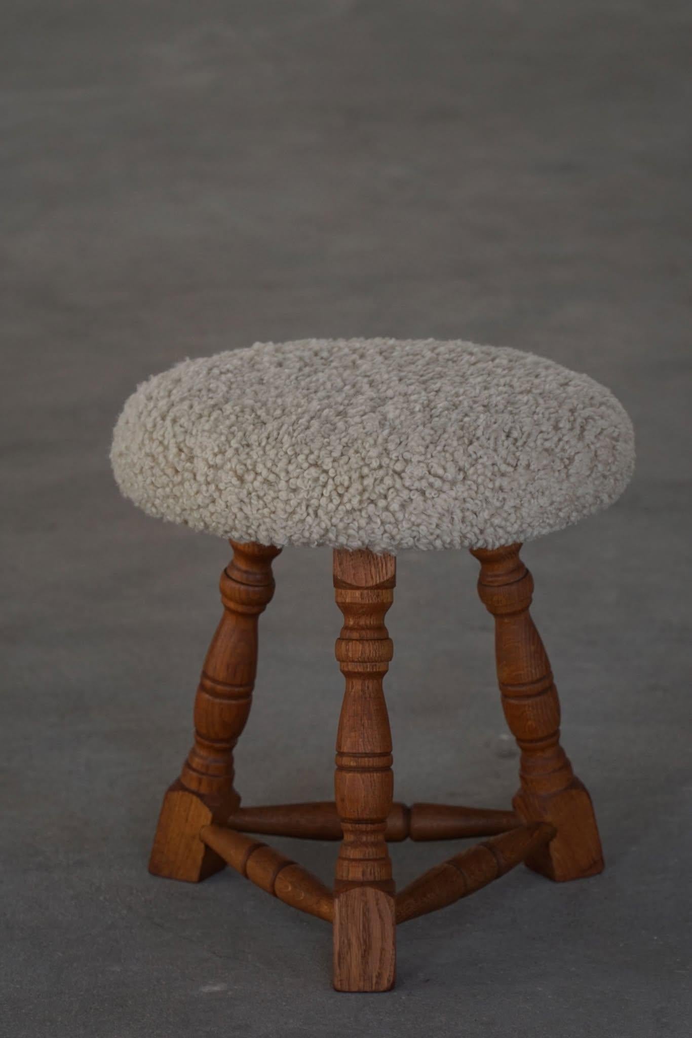 Lambskin Danish Modern, A Pair of Oak Tripod Stools, Seats in Shearling Lambswool, 1950s For Sale