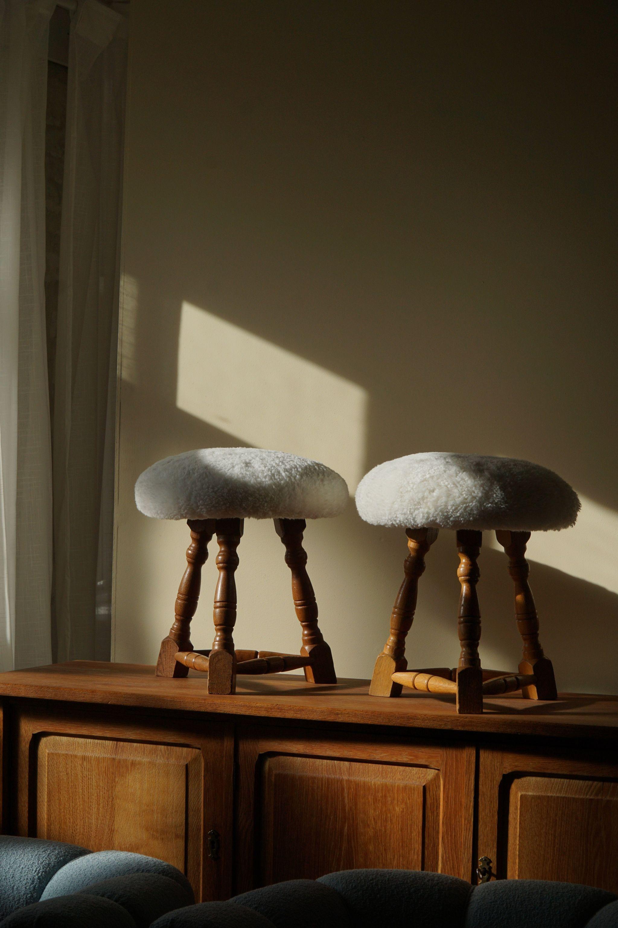 Danish Modern, A Pair of Tripod Stools, Reupholstered Seats in Lambswool, 1950s For Sale 3