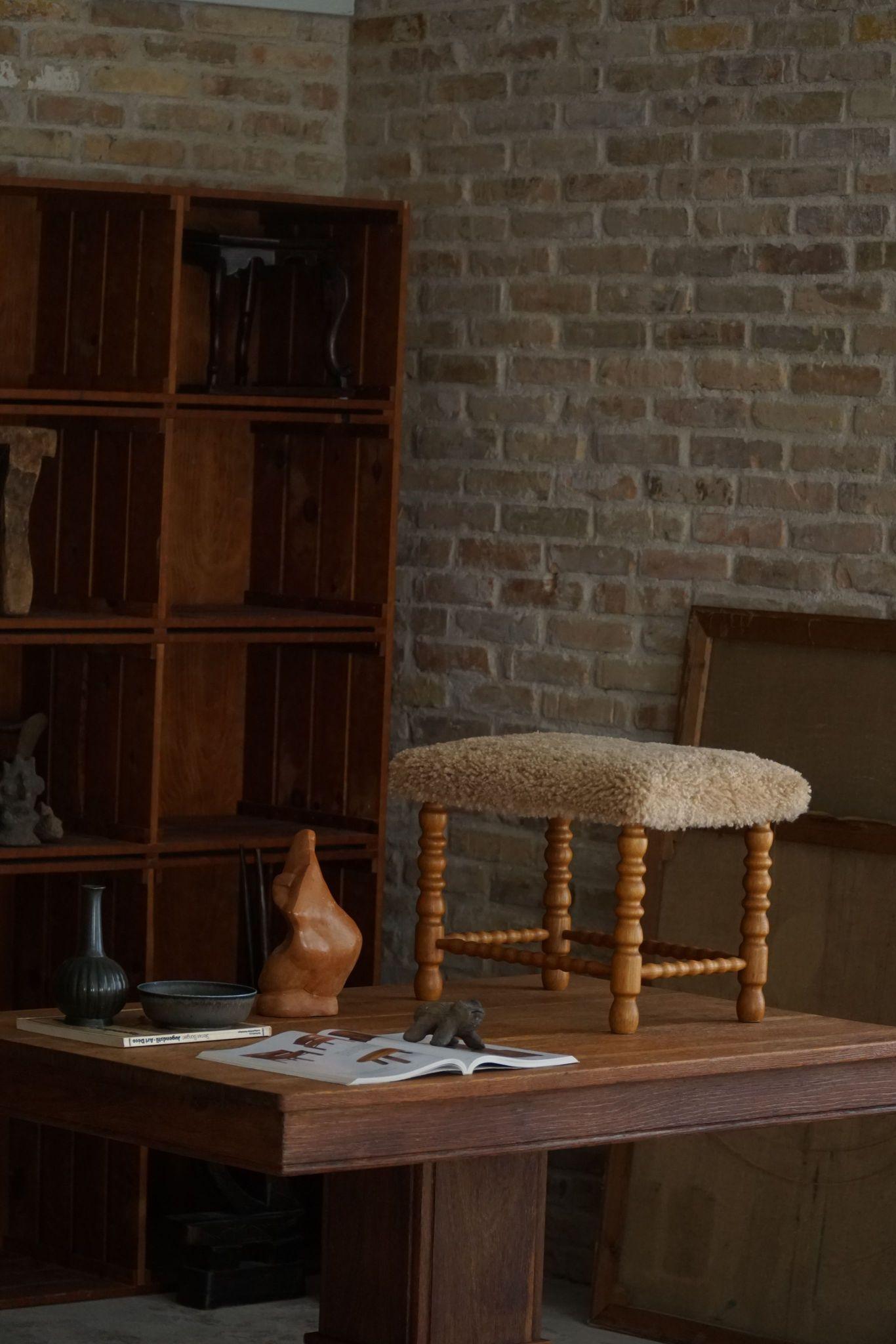 Danish Modern, A Rectangular Stool in Oak, Reupholstered Seat in Lambswool, 1950 In Good Condition In Odense, DK