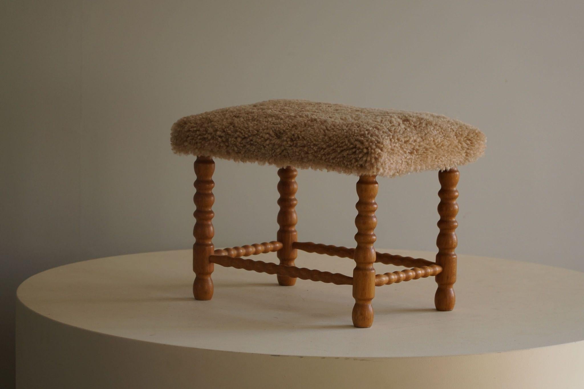 Danish Modern, A Rectangular Stool in Oak, Reupholstered Seat in Lambswool, 1950 3