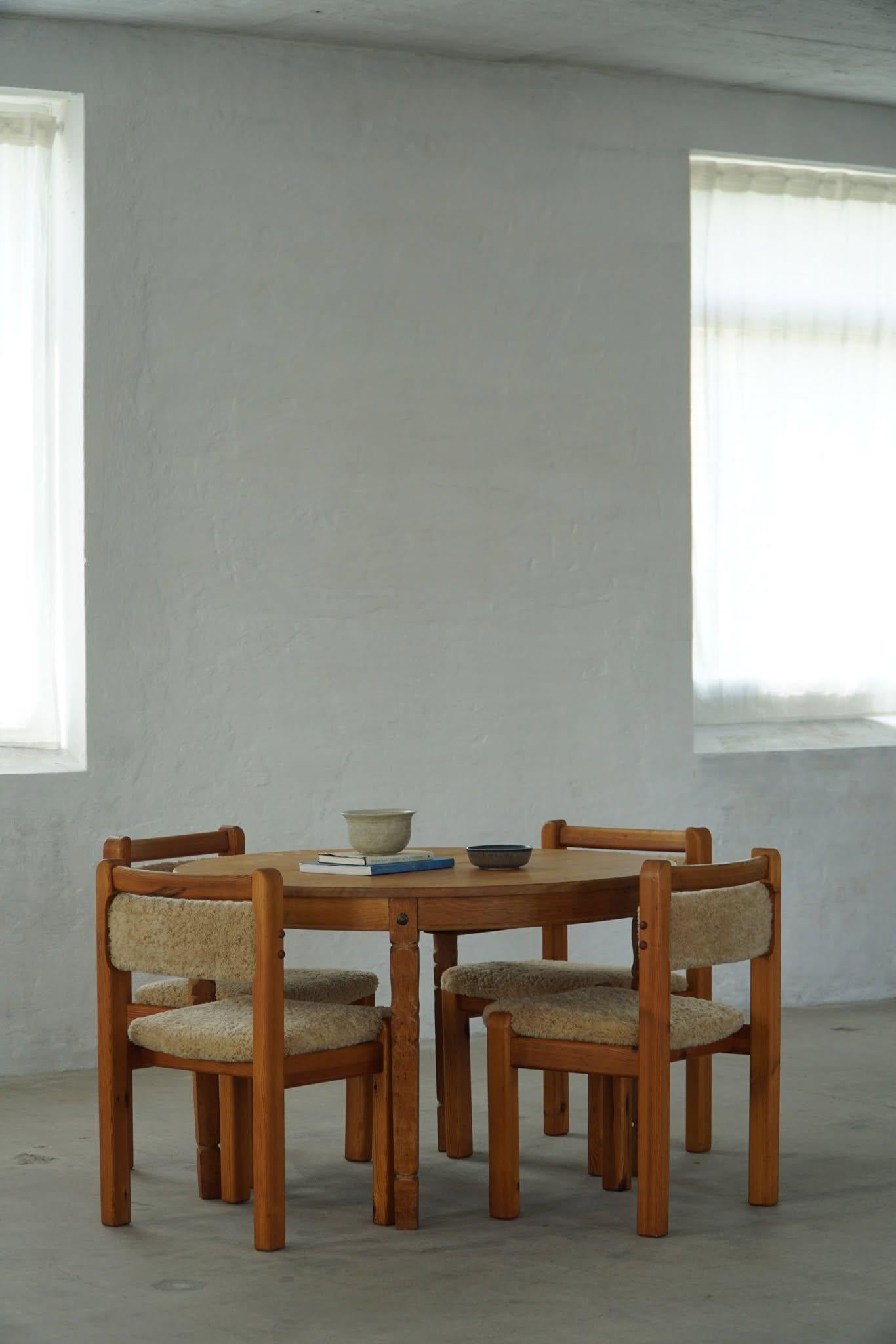 Danish Modern, A Set of 6 Brutalist Dining Chairs in Pine & Lambswool, 1970s For Sale 11