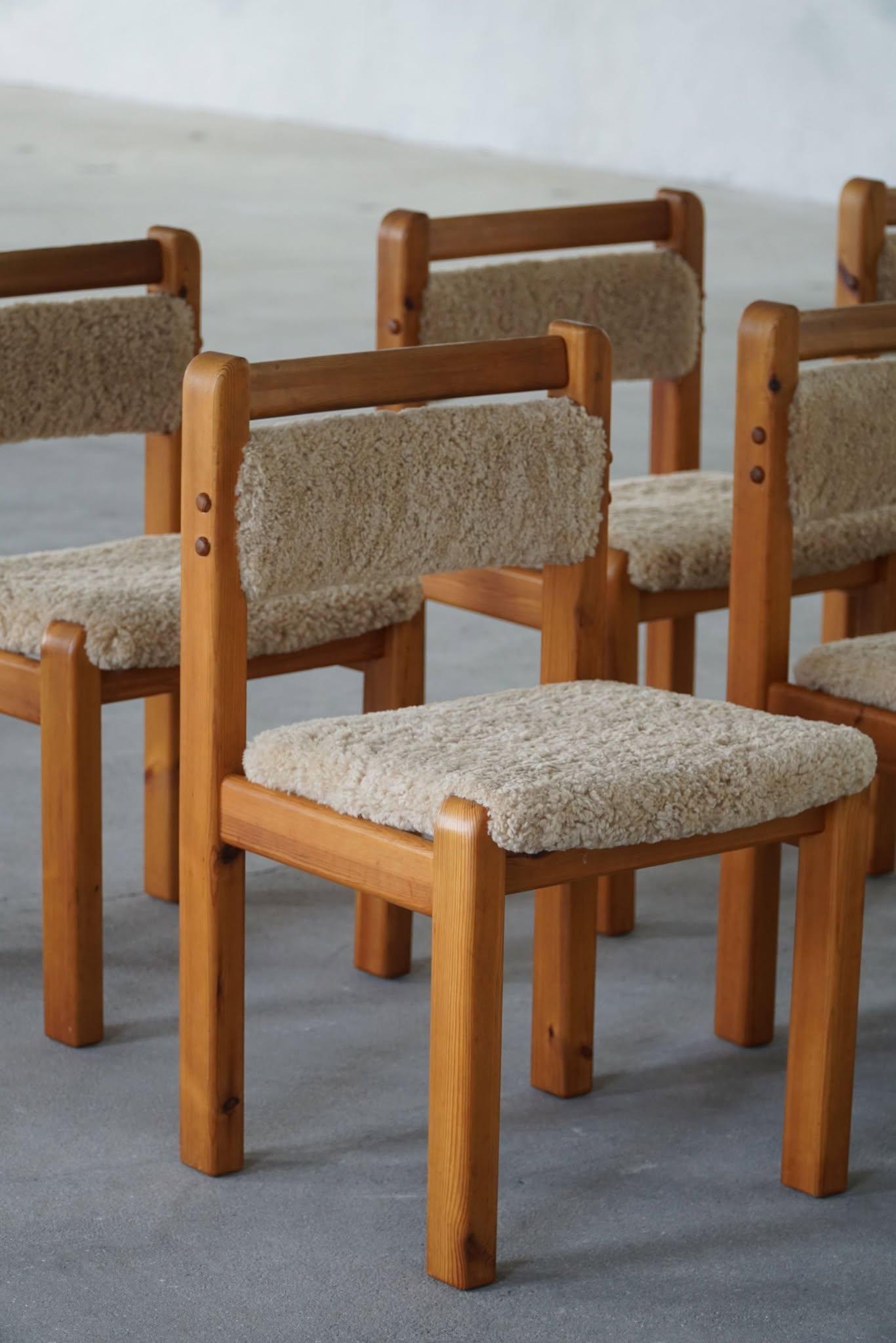 20th Century Danish Modern, A Set of 6 Brutalist Dining Chairs in Pine & Lambswool, 1970s For Sale