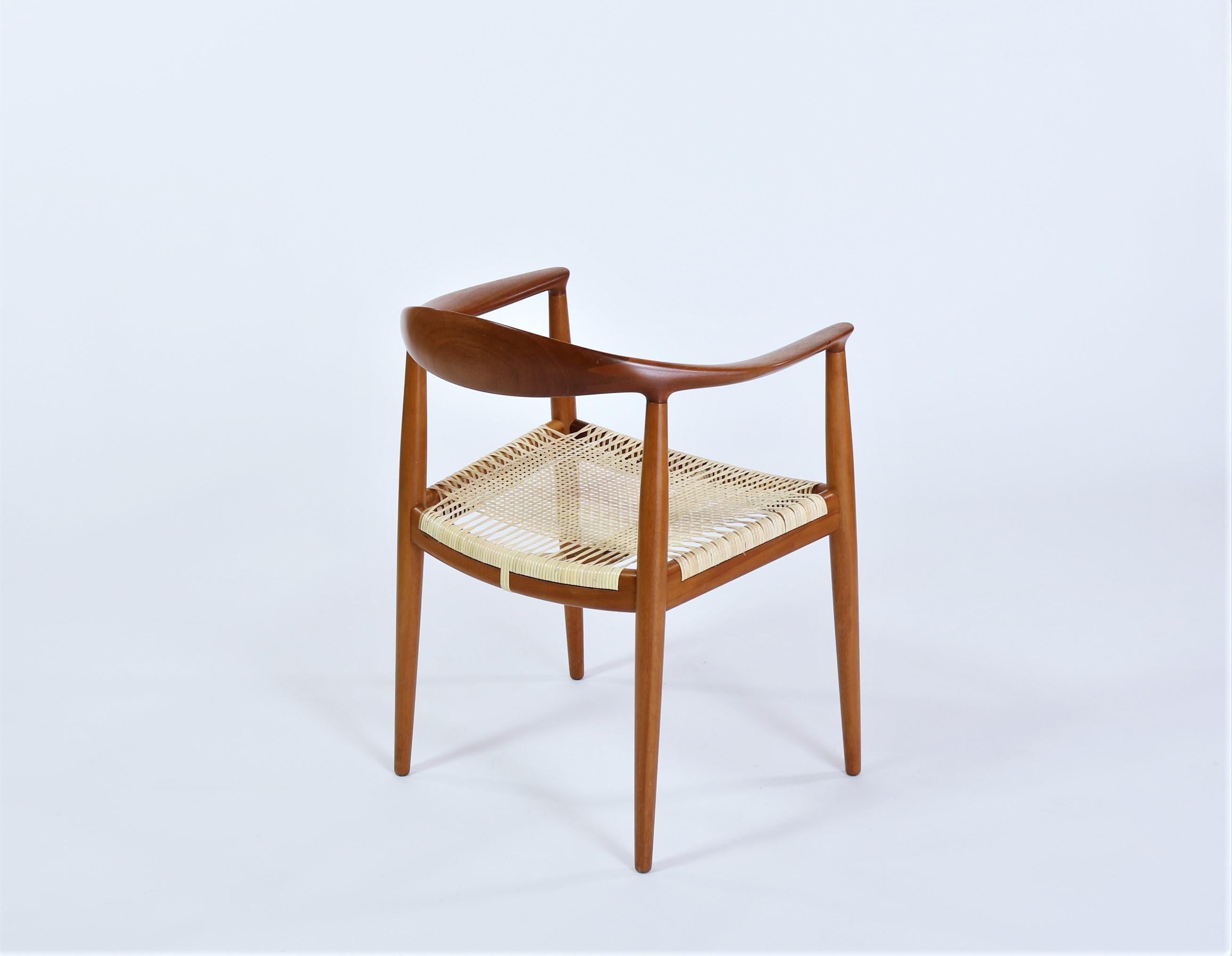Designed by Hans J. Wegner in 1949 this is one of the most iconic pieces of Danish modern furniture design. Rare and early model 