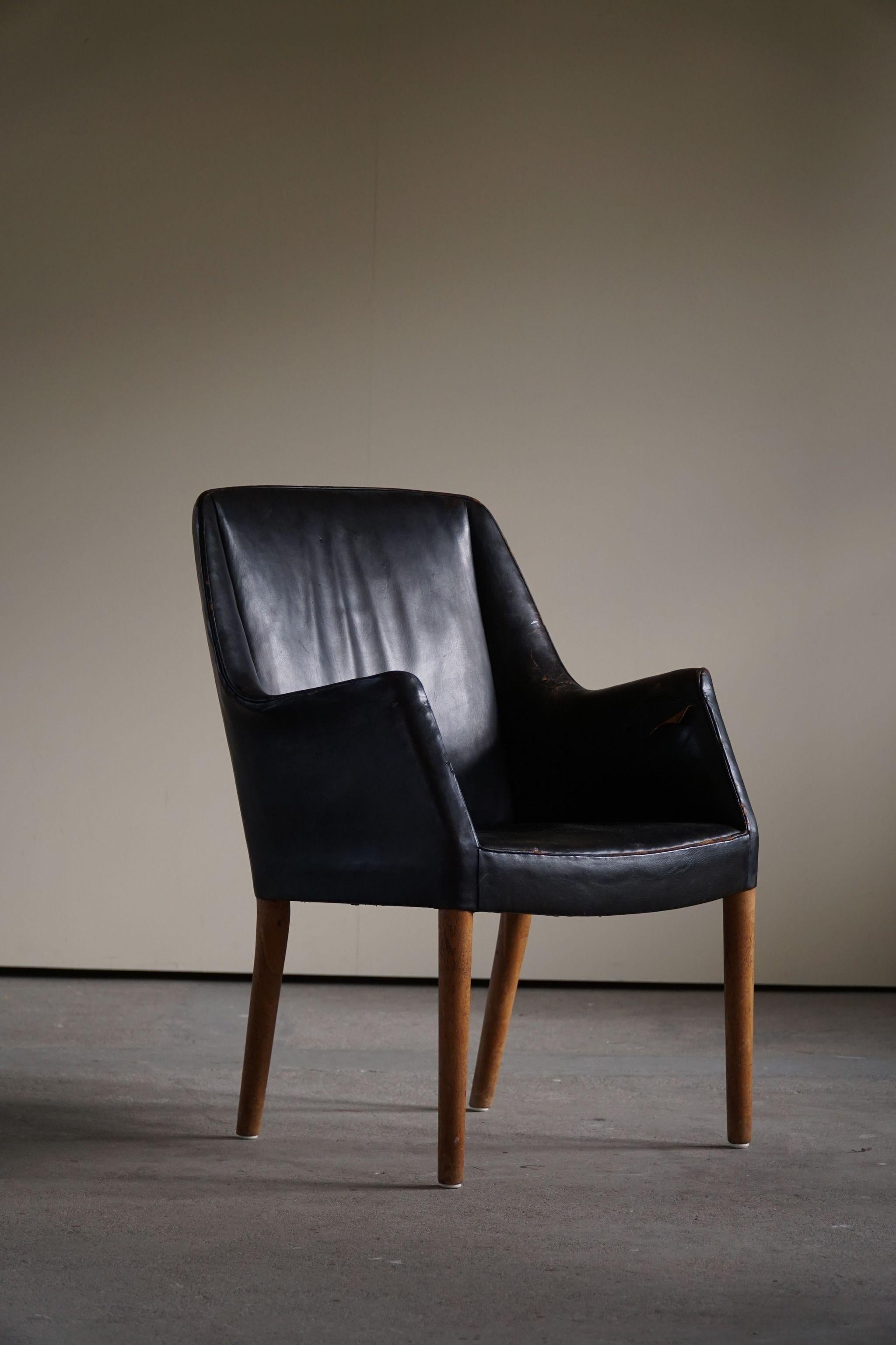 Danish Modern Armchair by Nanna Ditzel in Oak and Patinated Leather, 1950s For Sale 7